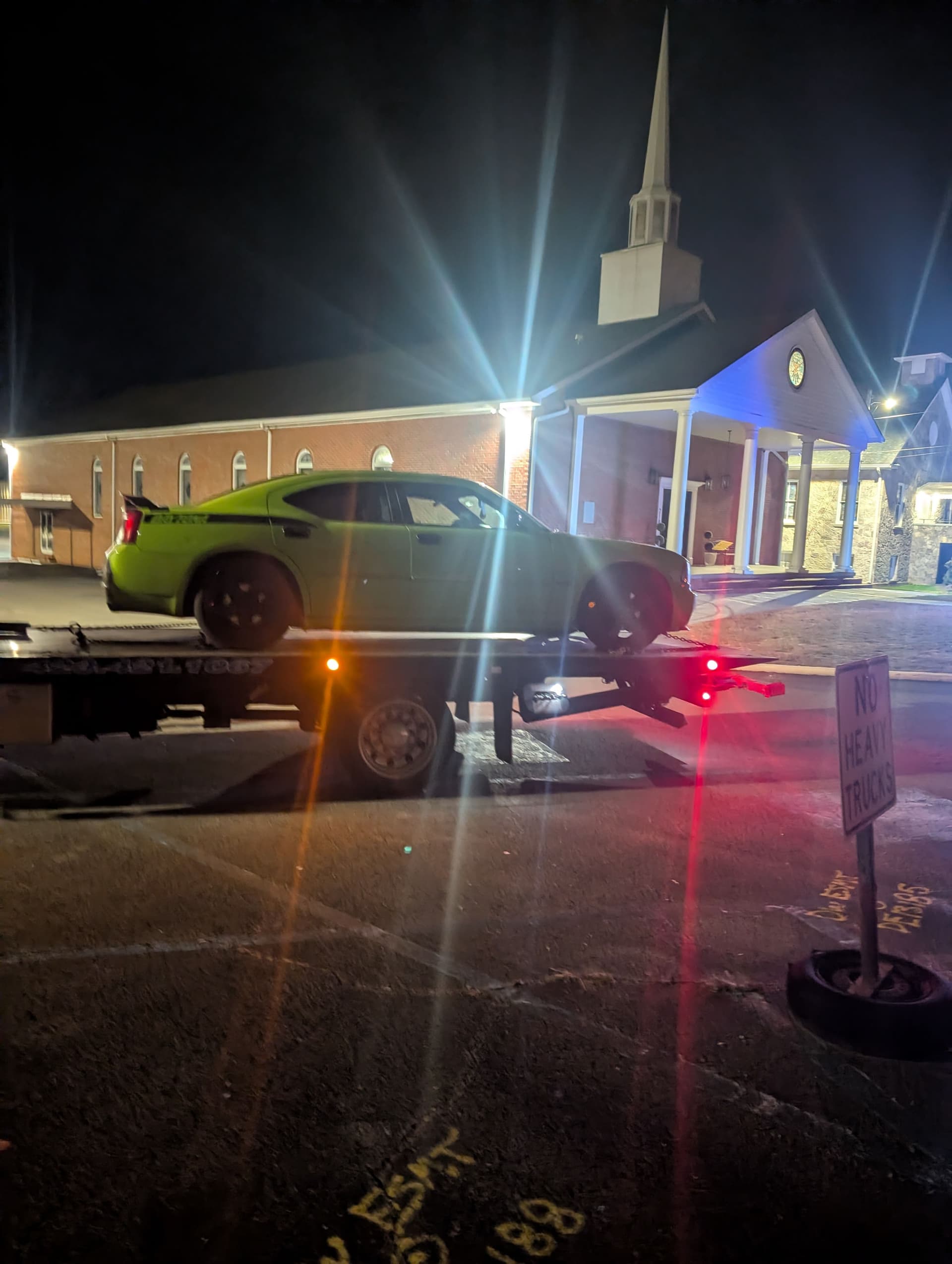 Gallery photos for Reliable Night Towing of a Dodge Charger: Image #7