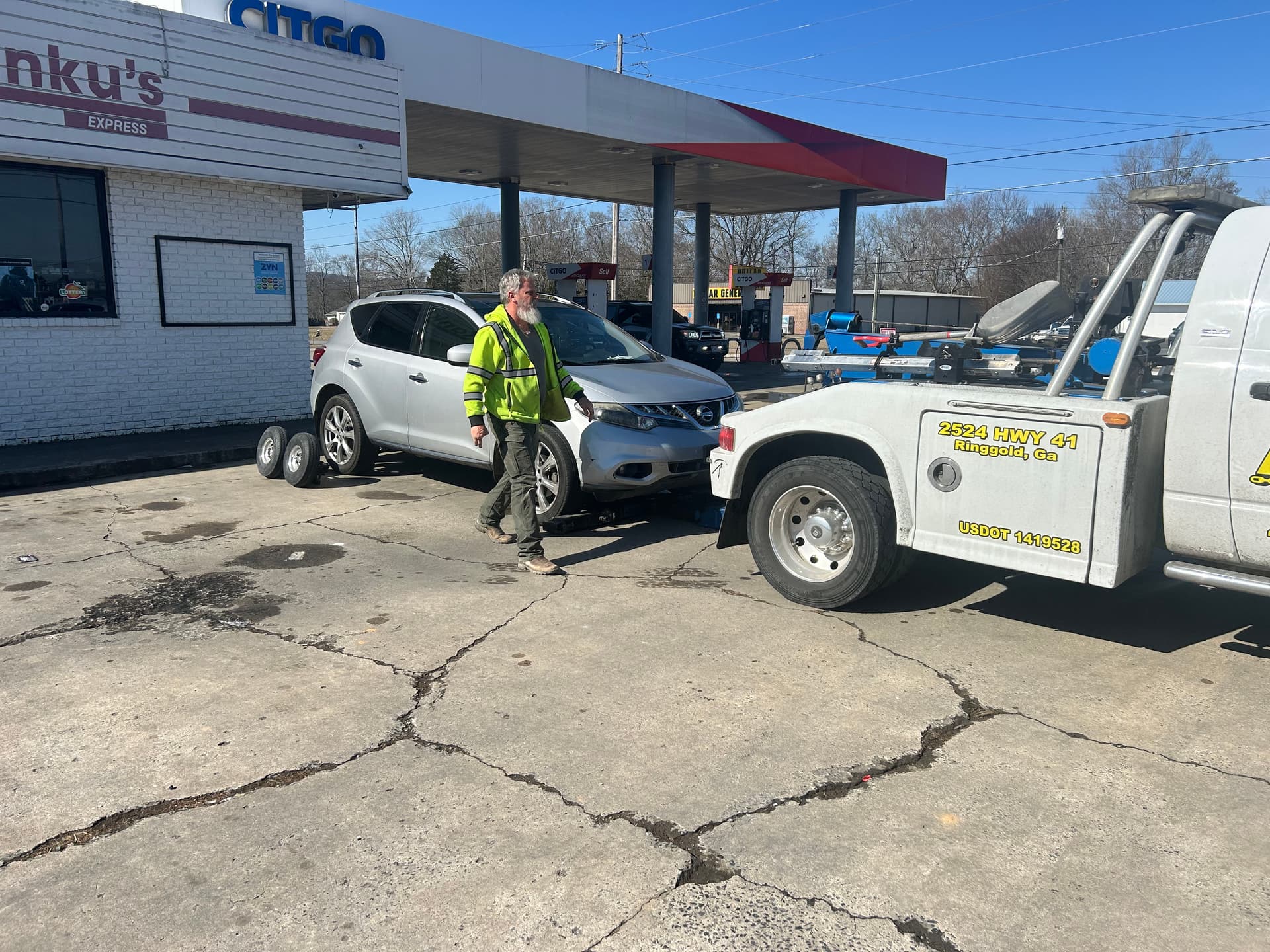 Gallery photos for Quick Response Towing at Local Gas Station: Image #4