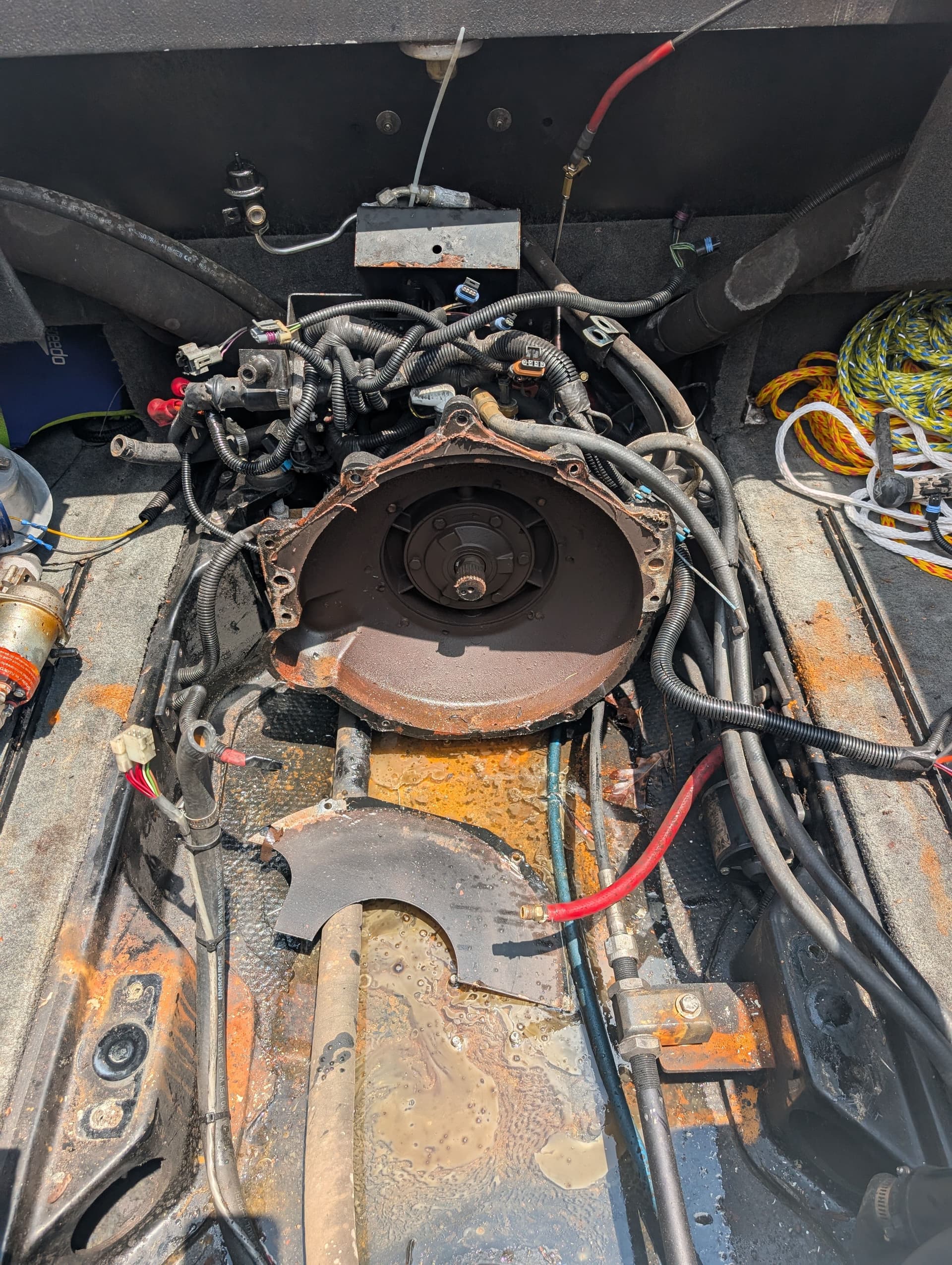 Gallery photos for Hammerhead Engine Pull on This Inboard Boat Repair: Image #1