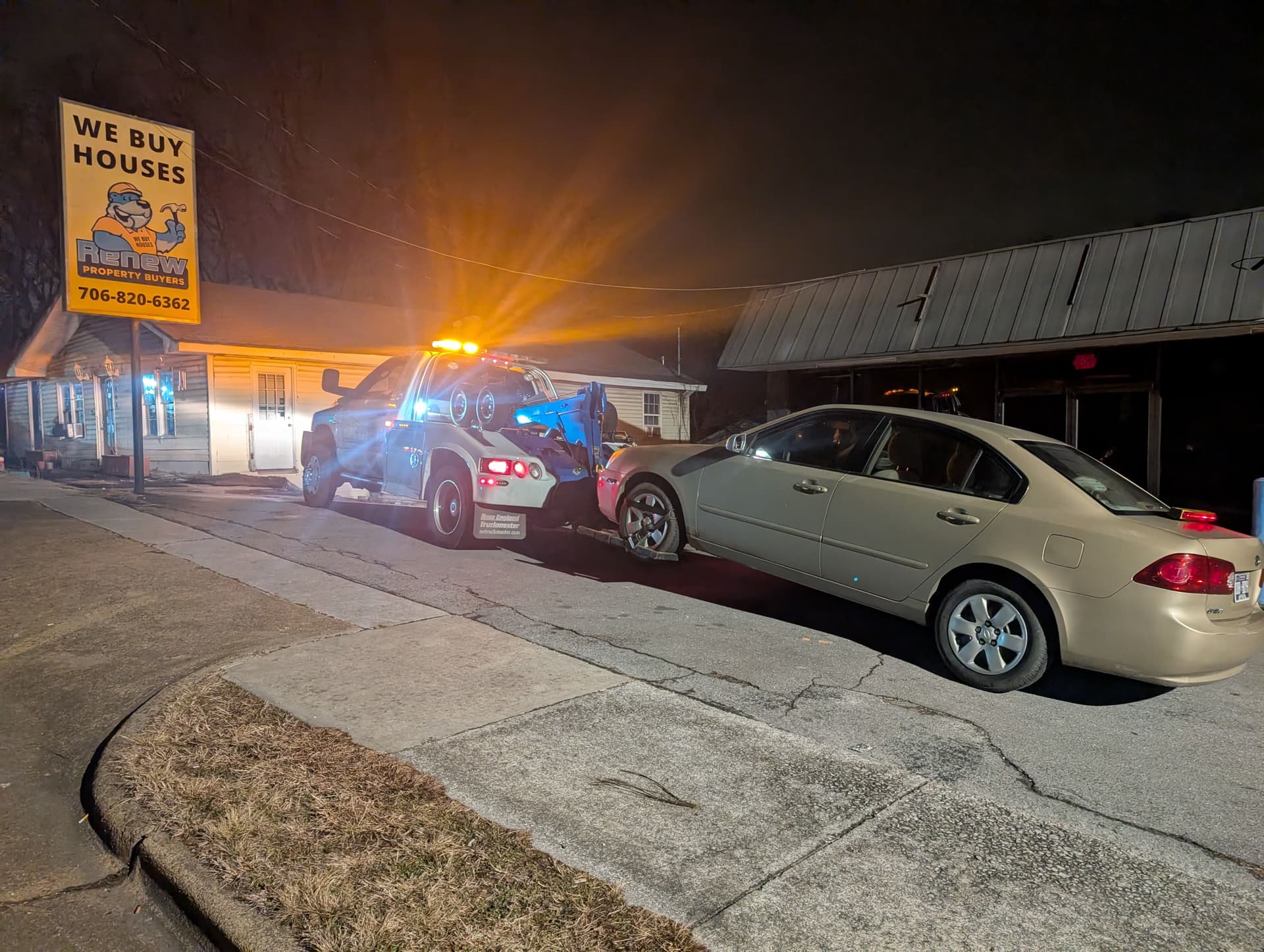 Gallery photos for Late Night Rescue at the Construction Site: Image #3