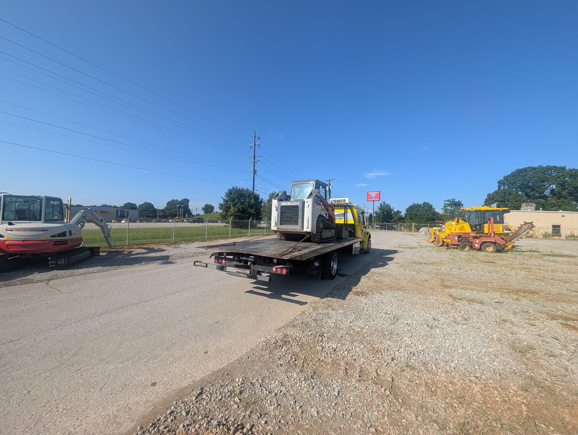 Gallery photos for T8 Track Steer Hauled from Power Equipment to Tunnel Hill GA: Image #5