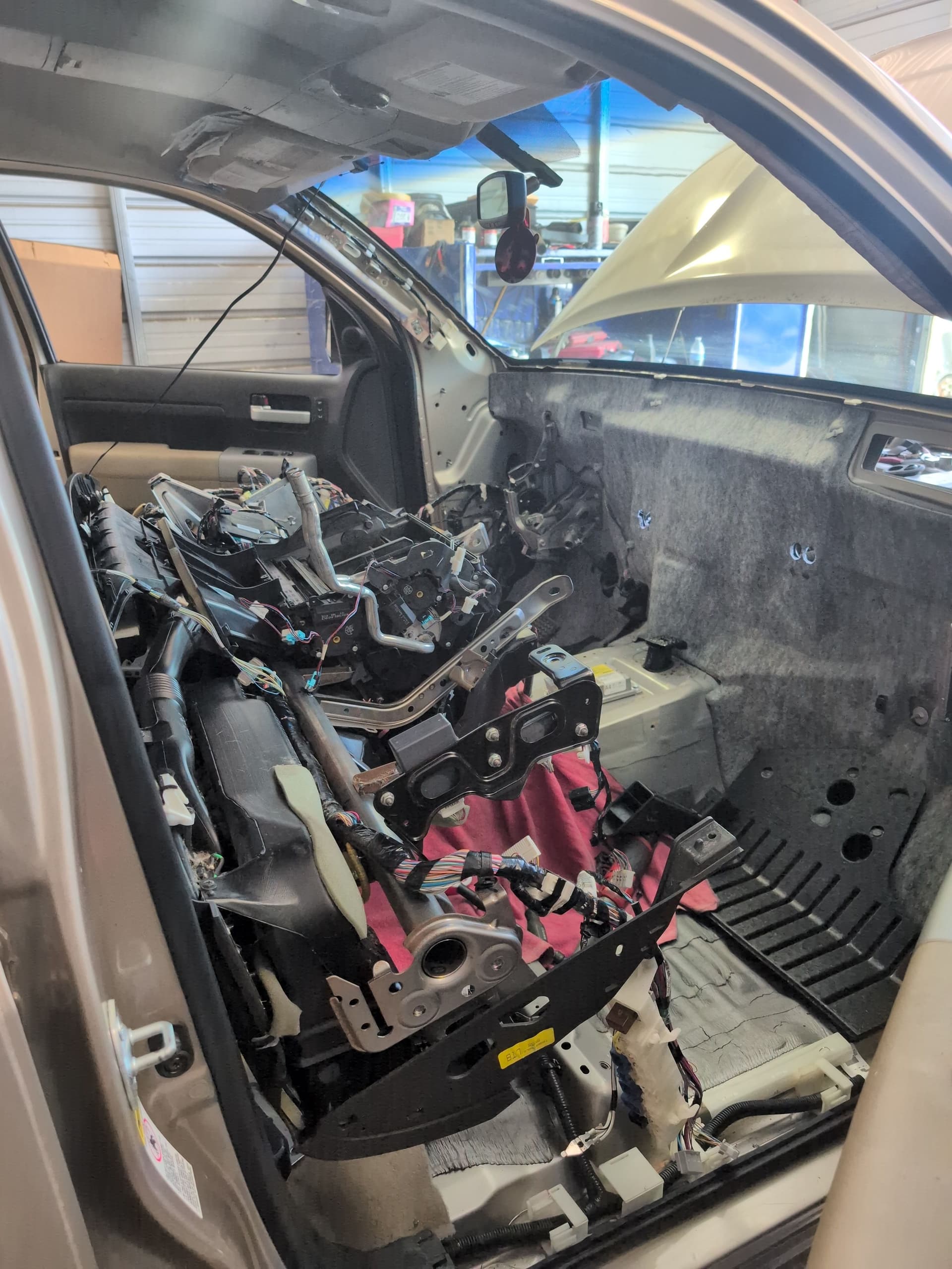 Gallery photos for A/C System Overhaul in Toyota Tundra 5.7L 4x4: Image #7