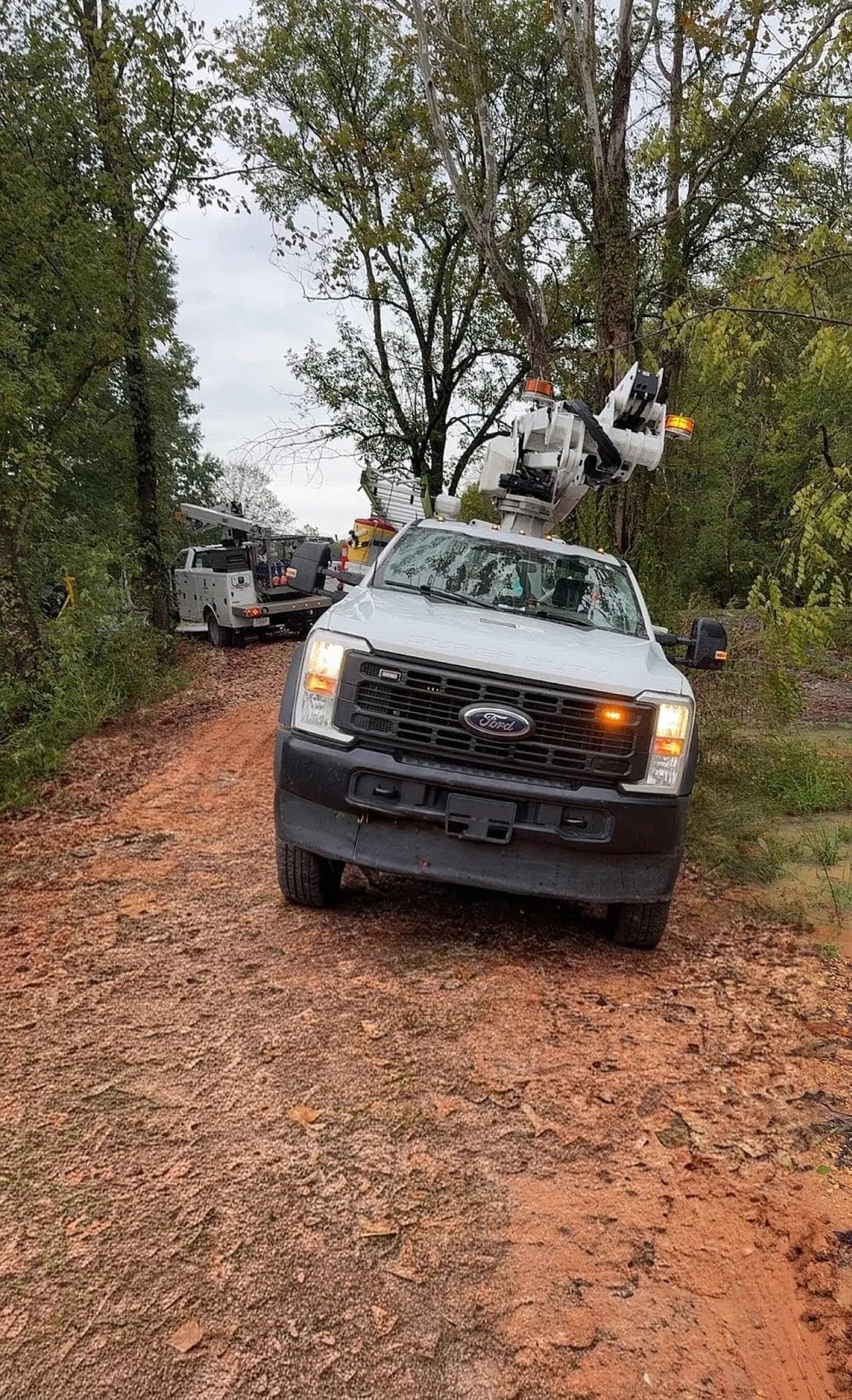 Gallery photos for Winch-Out Recovery on a Slick Muddy Shoulder: Image #1