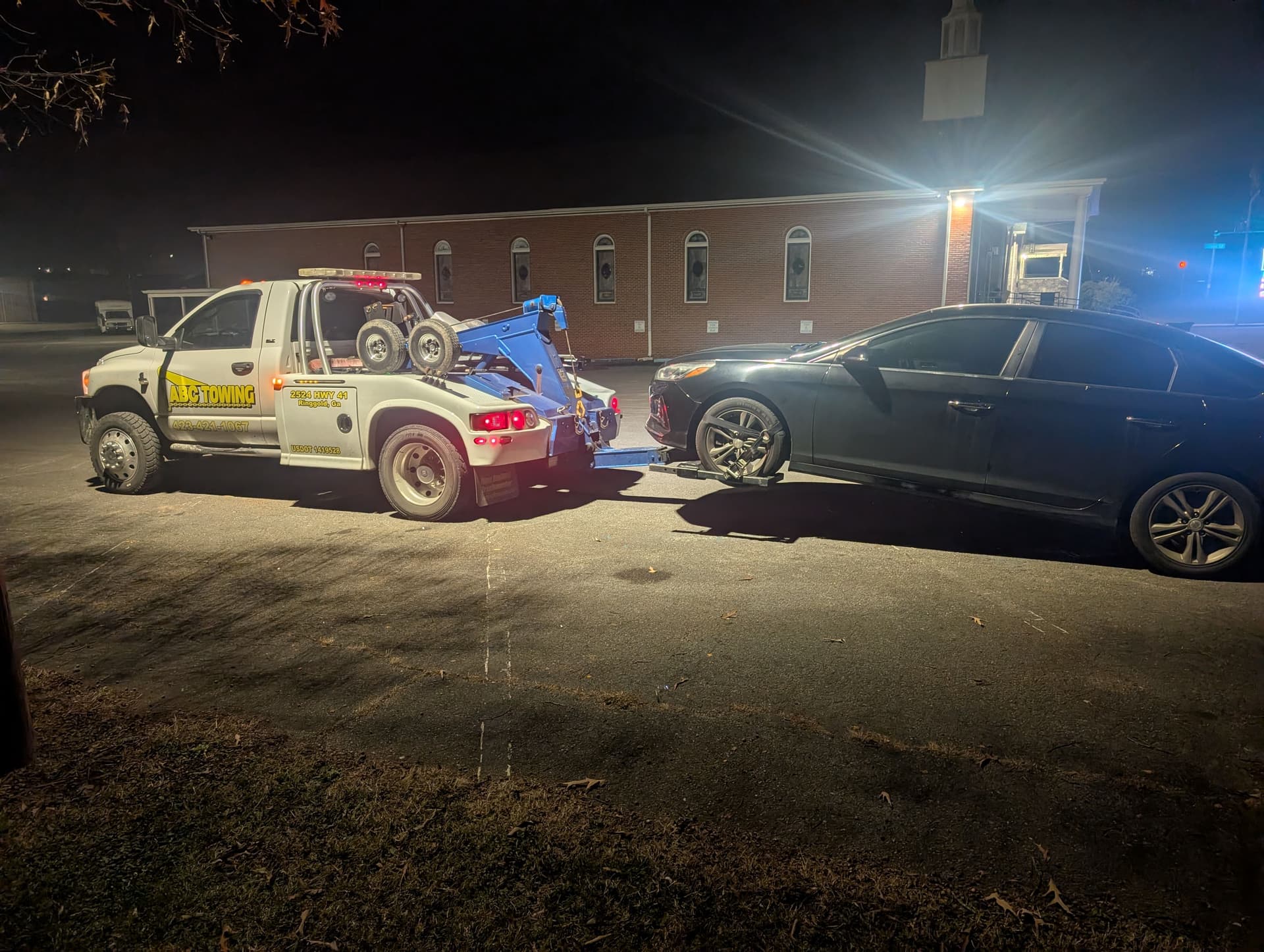 Gallery photos for Nighttime Towing on Cloud Springs Rd Fort Oglethorpe GA: Image #1