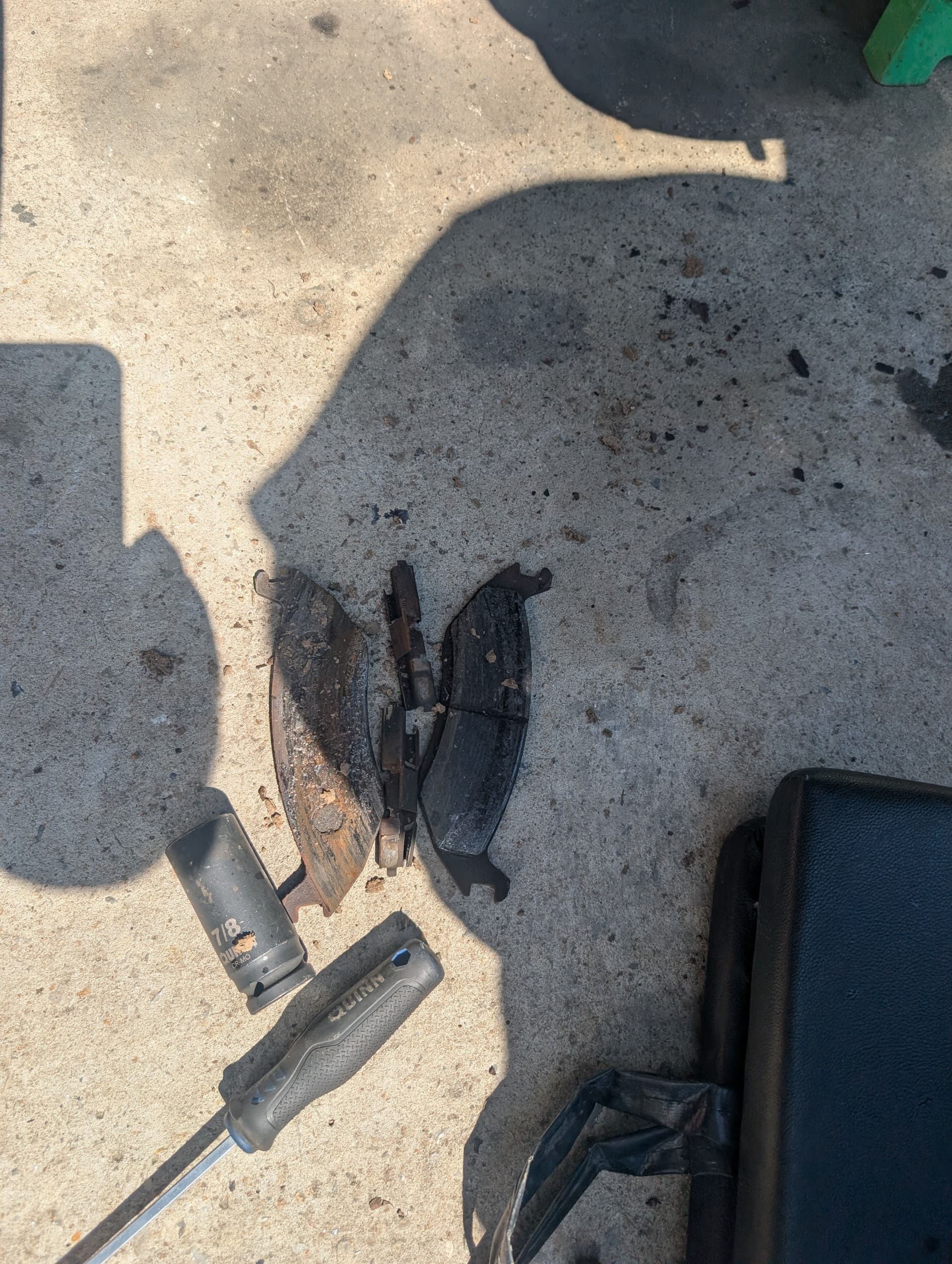 Gallery photos for Worn Rotors and Bad Brake Pads - Don't Ignore the Signs: Image #1