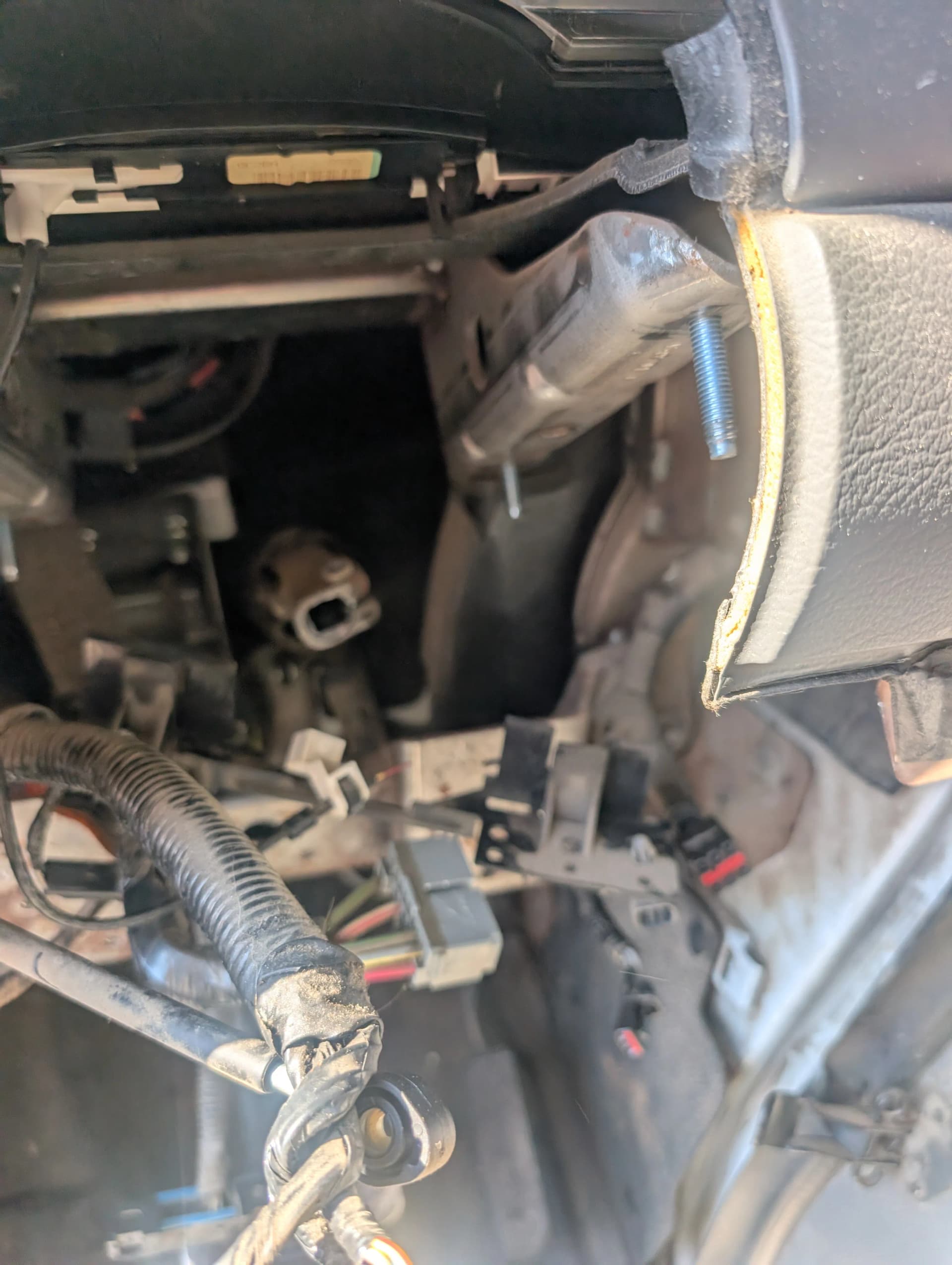 Gallery photos for Steering Column Repair on a 2006 Ford E250 Van: Image #2
