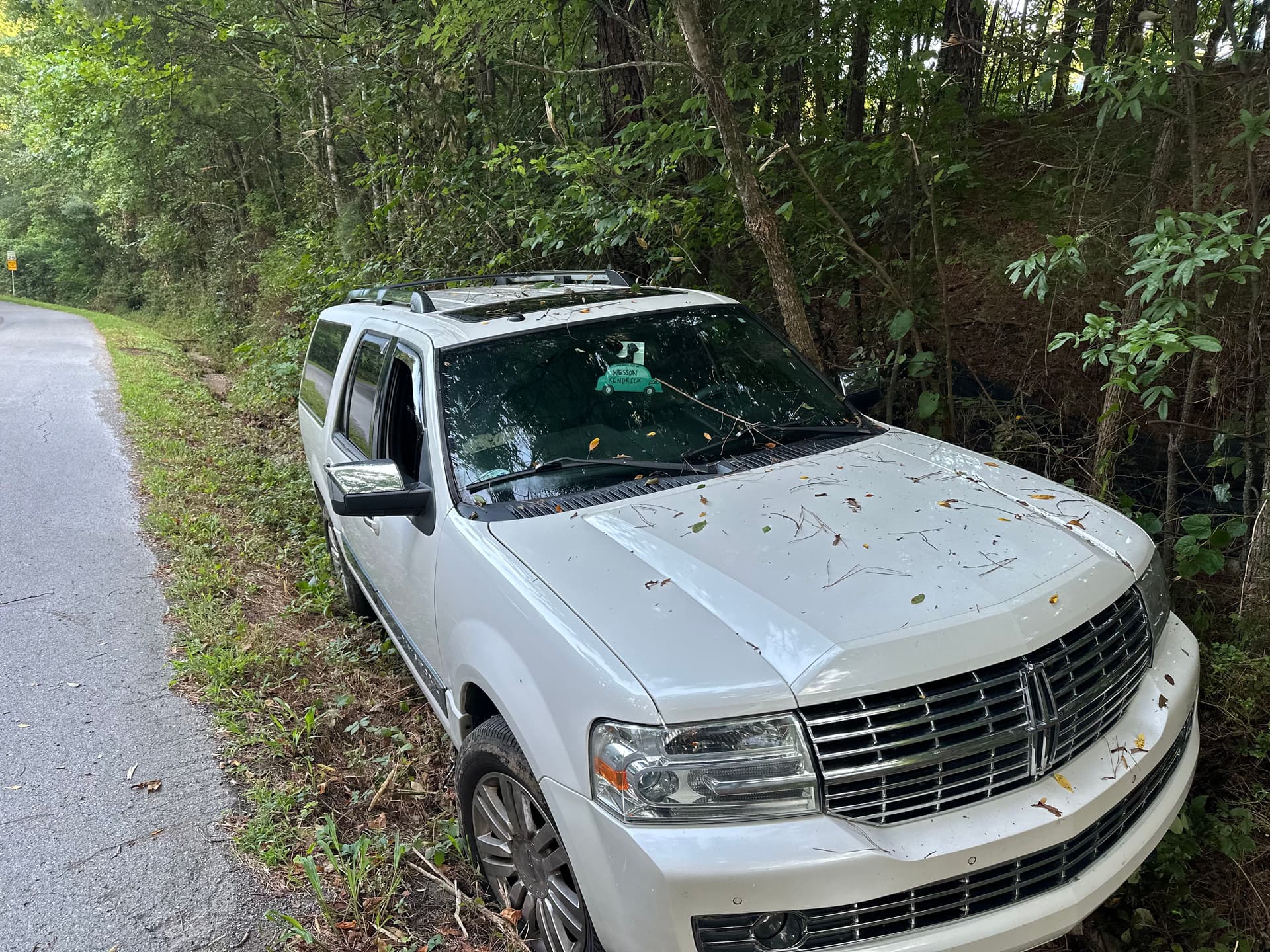 Gallery photos for Large SUV Winch-Out Recovery From a Wooded Roadside: Image #1
