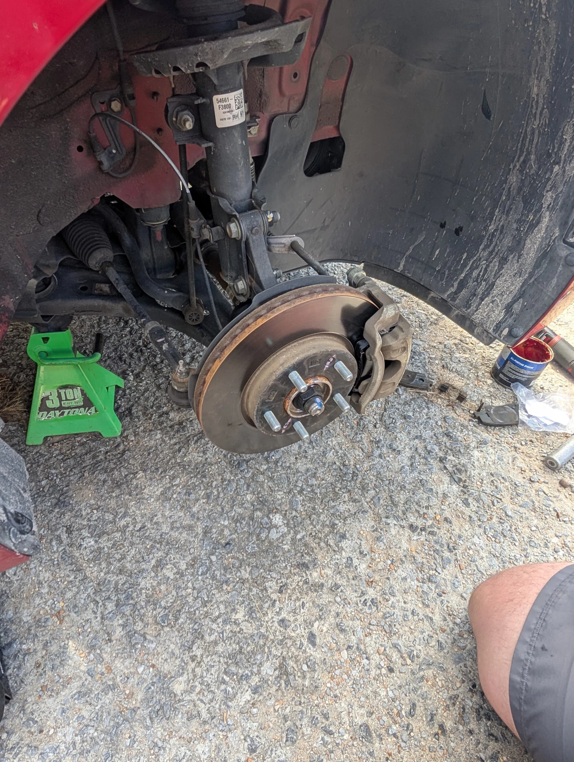 Gallery photos for Front and Rear Brake Pad Replacement on a Hyundai Elantra: Image #4