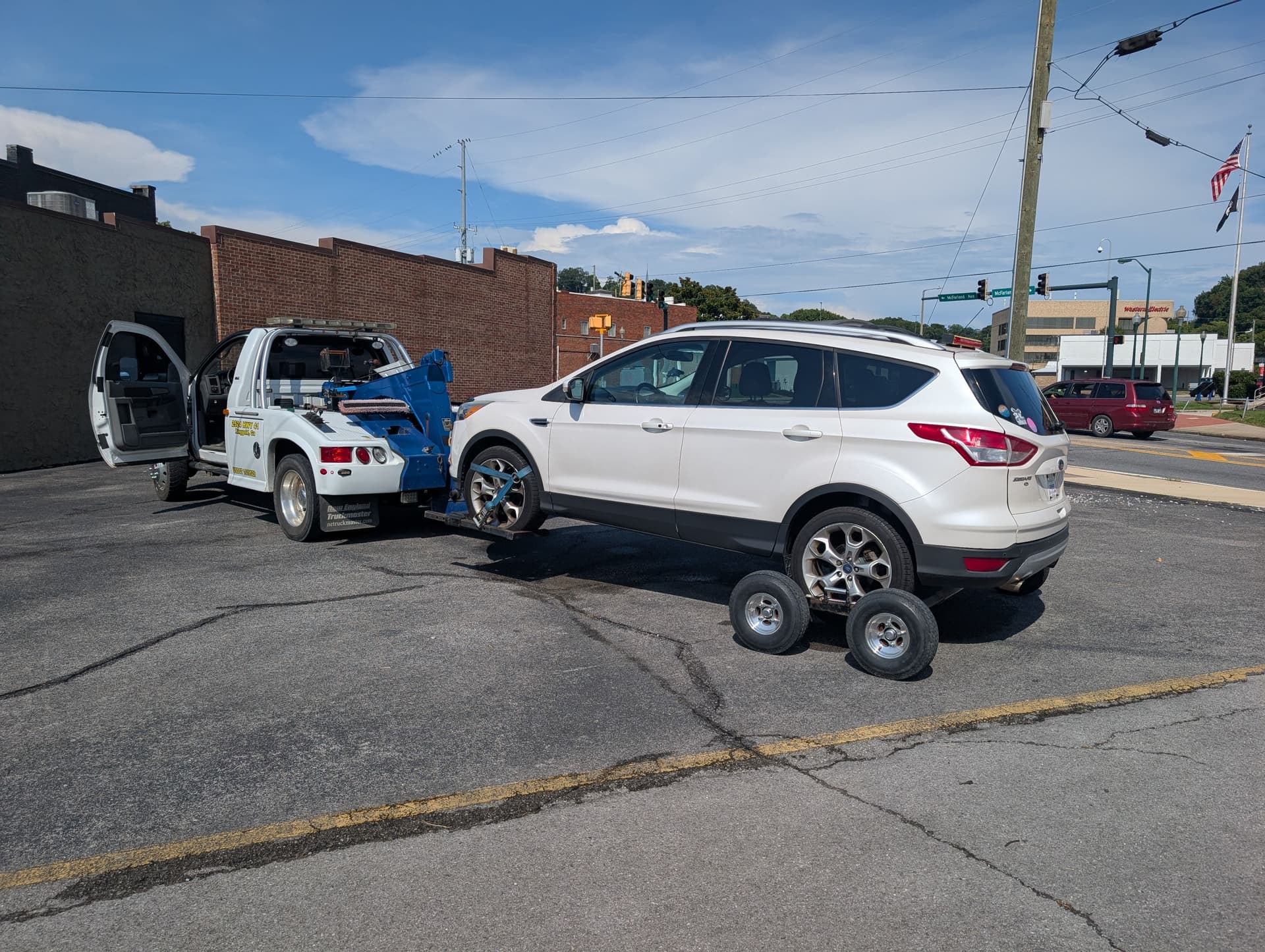 Gallery photos for Ford Escape Towed Safe for Suspension Inspection: Image #1
