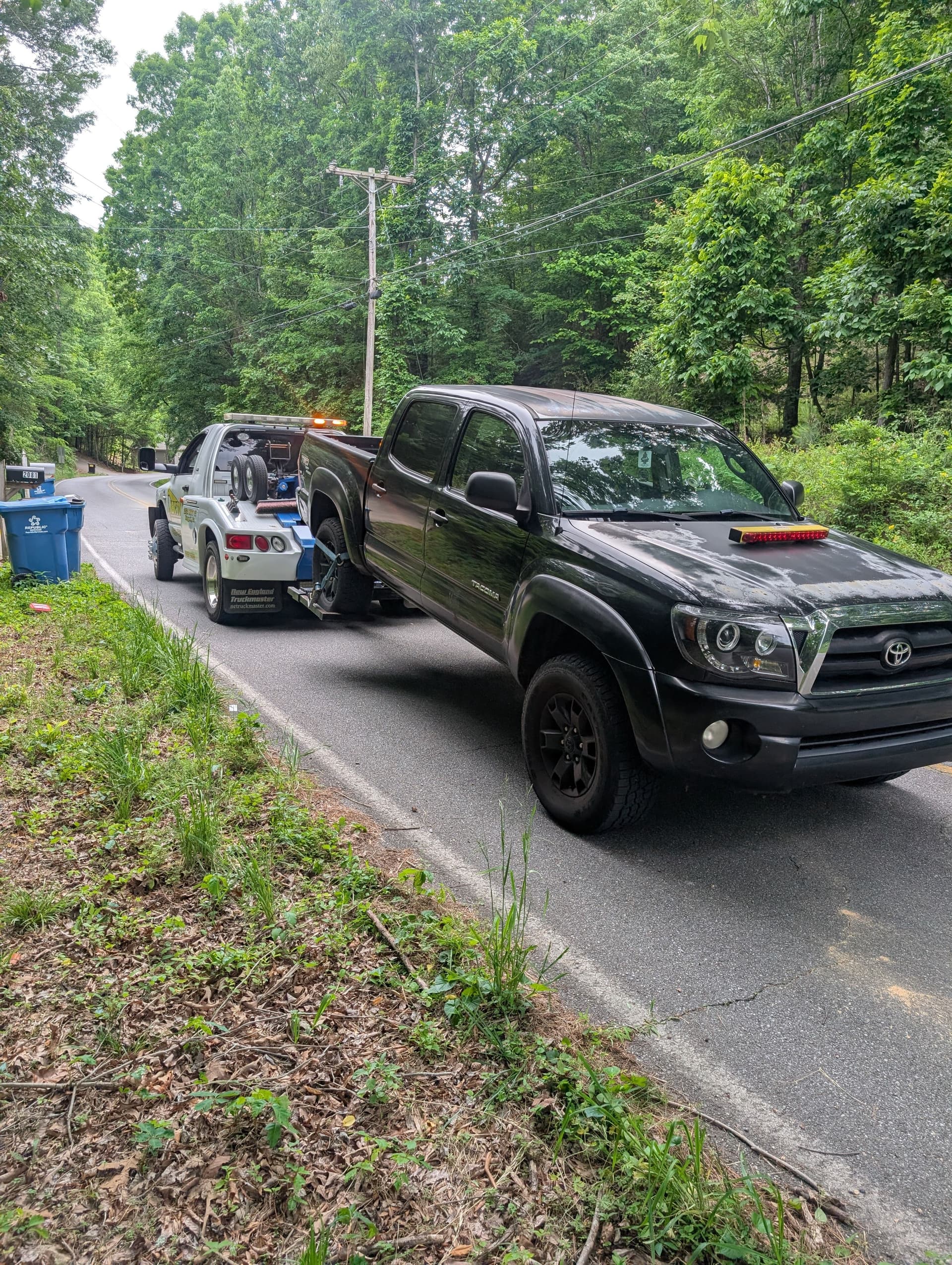 Gallery photos for Toyota Tacoma Towed Safely to Fort Oglethorpe for Repairs: Image #1