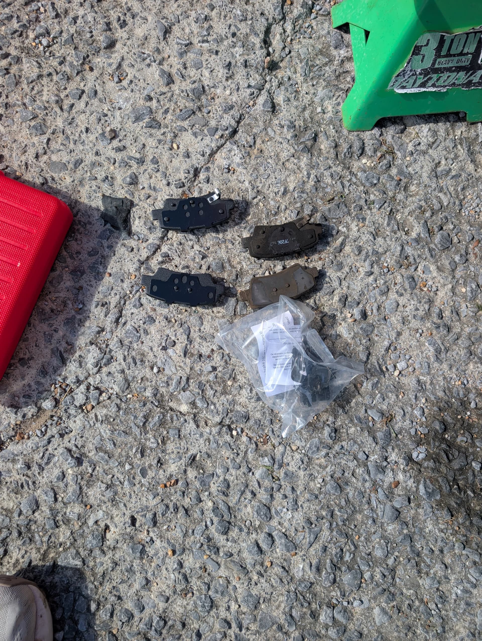 Gallery photos for Front and Rear Brake Pad Replacement on a Hyundai Elantra: Image #6