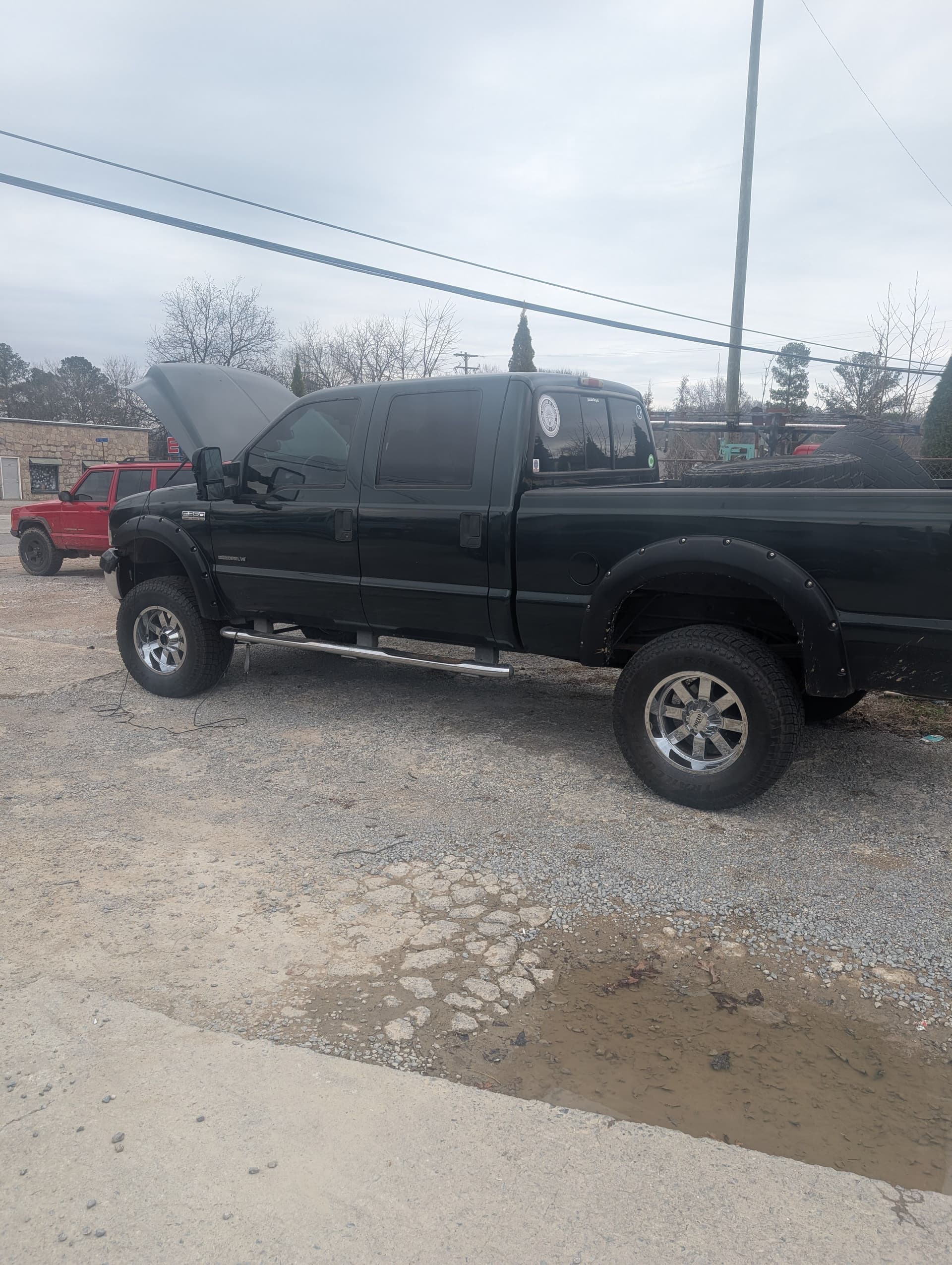 Gallery photos for Diagnosing a Charging Circuit Issue on an '01 Ford F350: Image #1