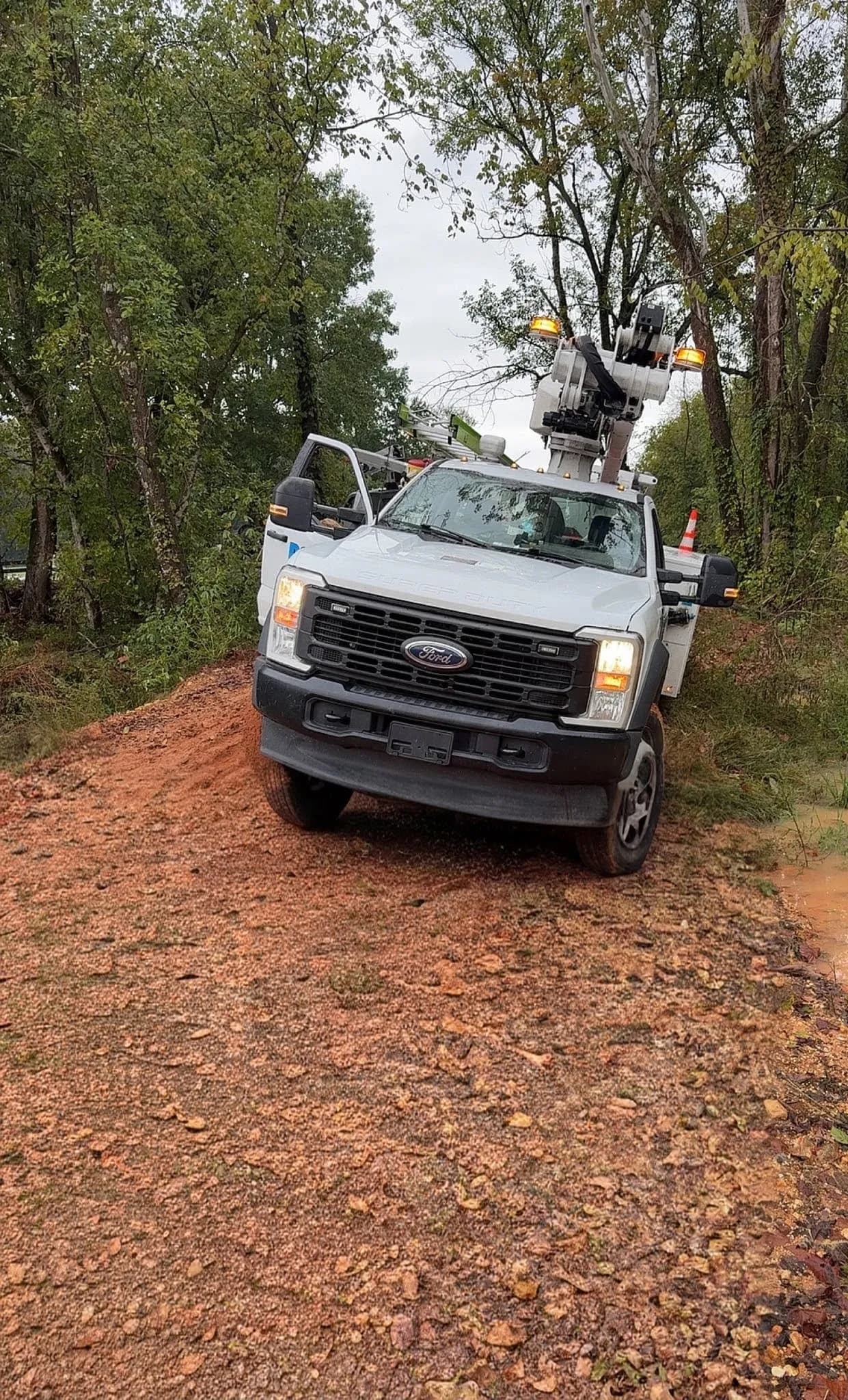 Gallery photos for Winch-Out Recovery on a Slick Muddy Shoulder: Image #3