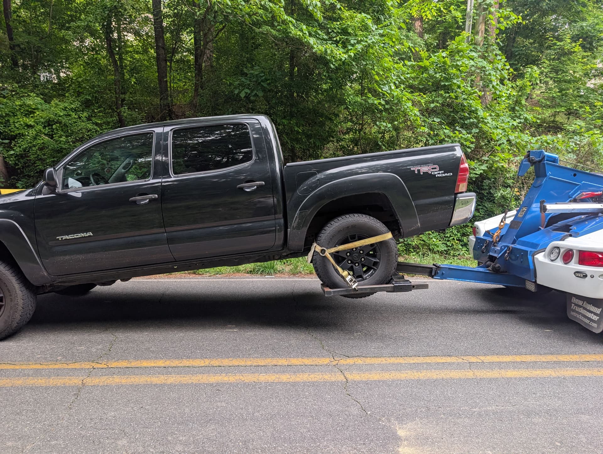 Gallery photos for Toyota Tacoma Towed Safely to Fort Oglethorpe for Repairs: Image #4