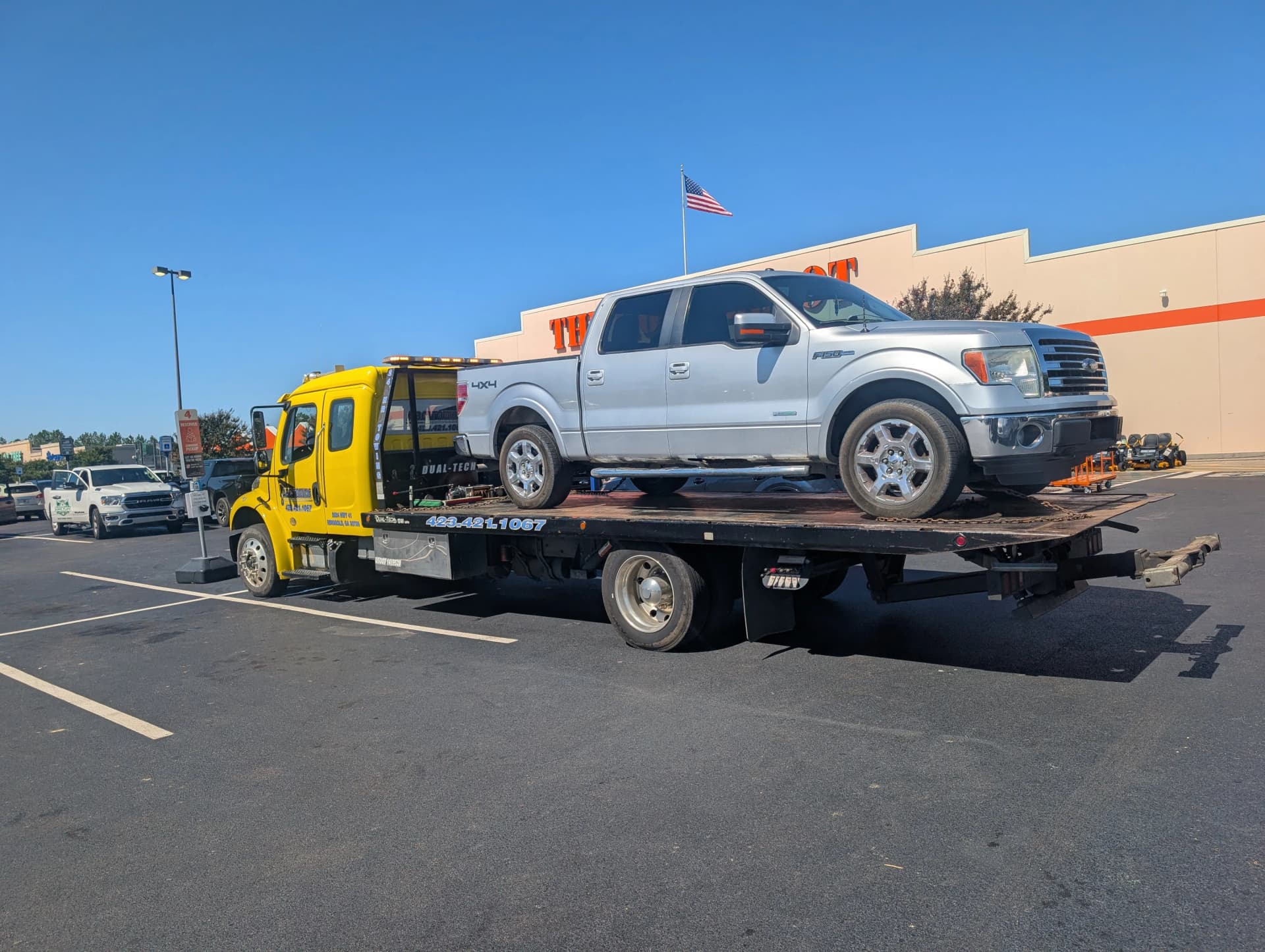 Gallery photos for Flatbed Towing Done Right for Your Truck or SUV: Image #1