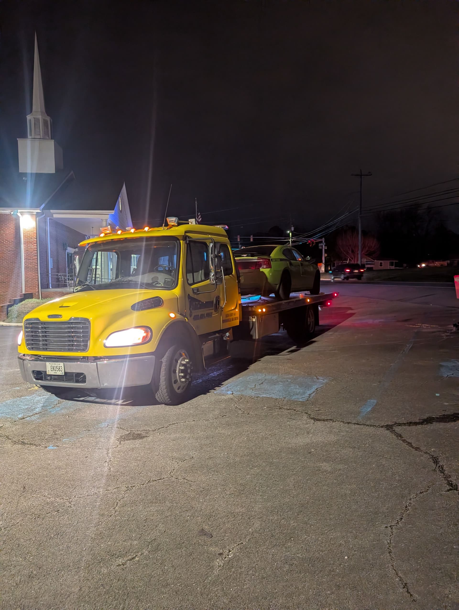 Gallery photos for Reliable Night Towing of a Dodge Charger: Image #9