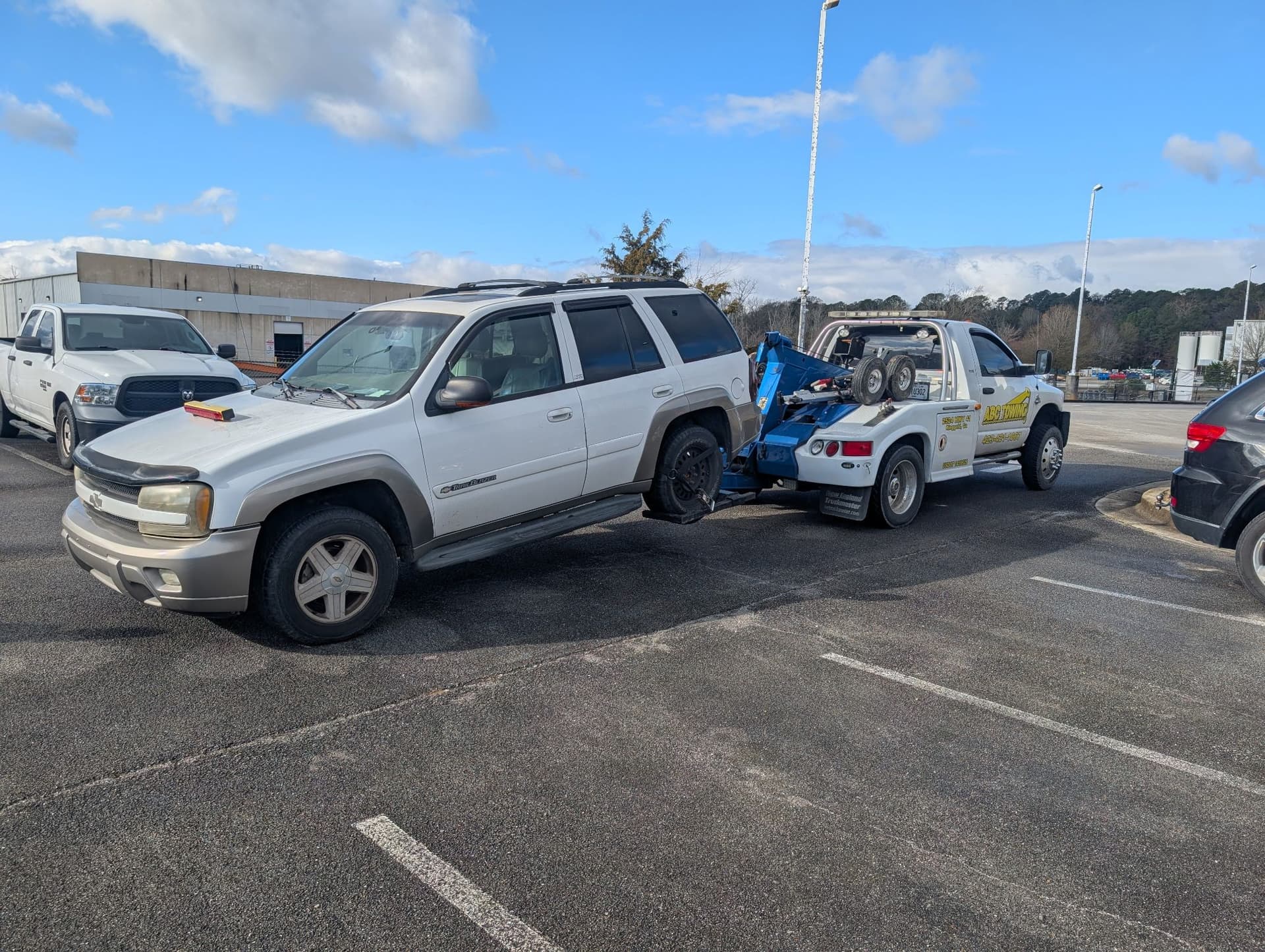 Swift and Safe SUV Tow from Bonny Oaks to Ringgold image