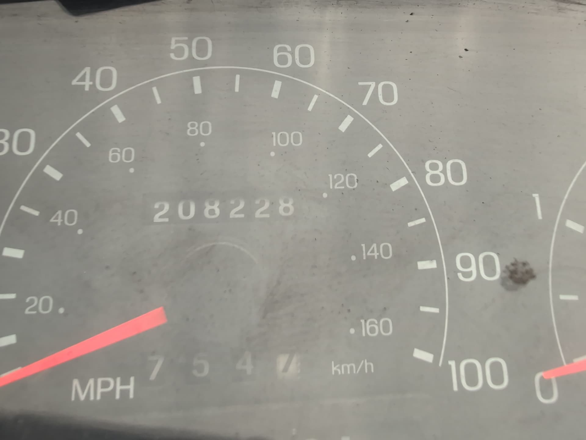 Gallery photos for Diagnosing a Charging Circuit Issue on an '01 Ford F350: Image #2