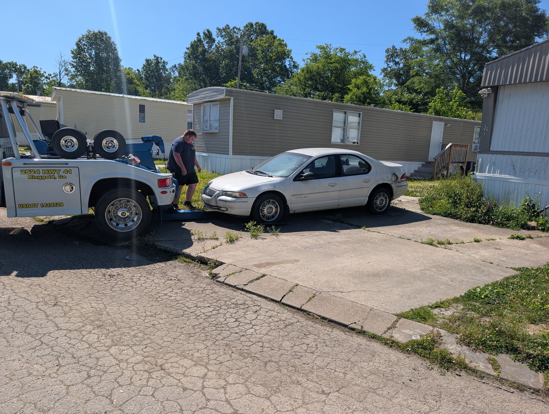 Gallery photos for Unauthorized Vehicle Removed from Ringgold Property the Right Way: Image #2