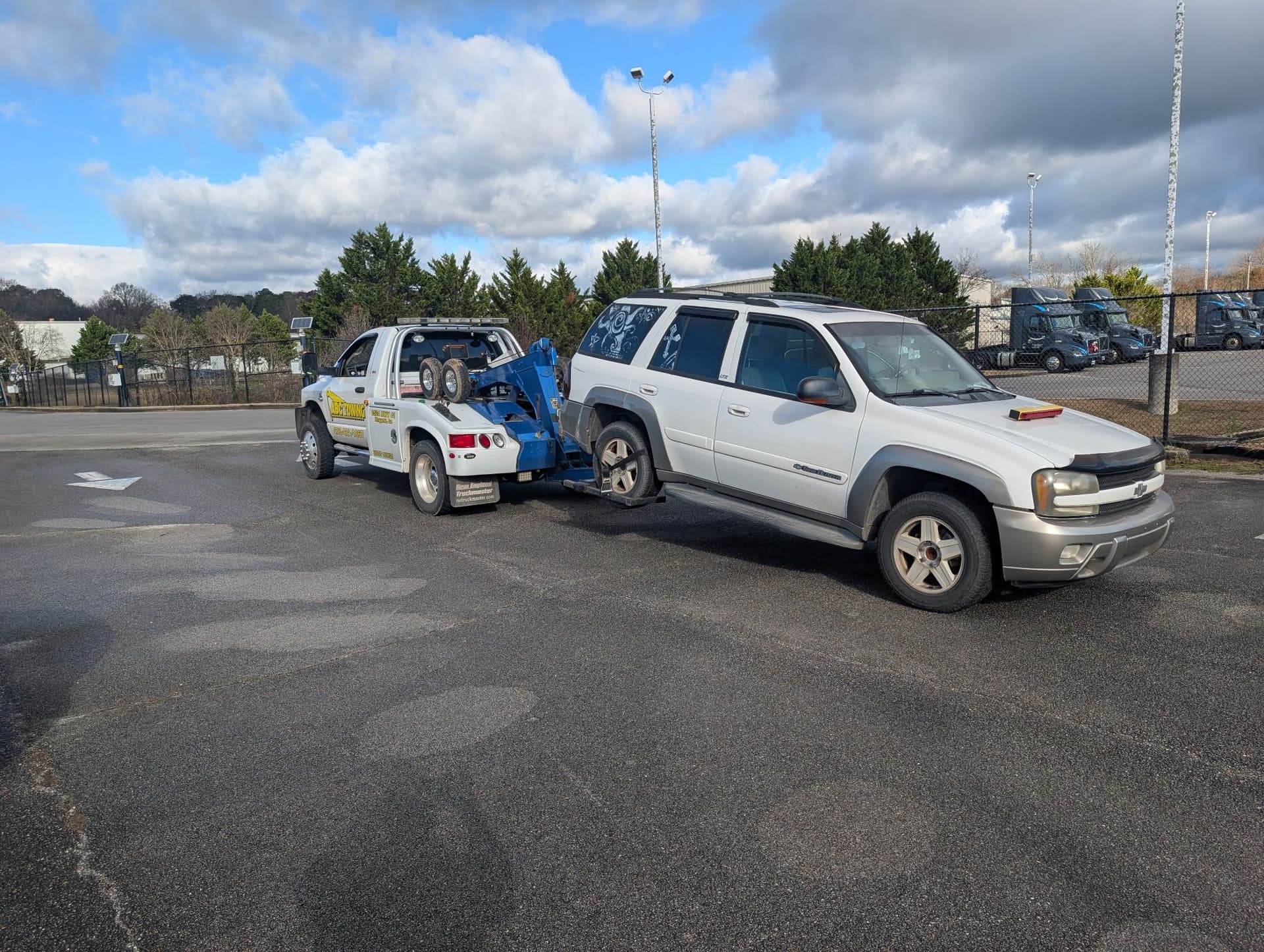 Gallery photos for Swift and Safe SUV Tow from Bonny Oaks to Ringgold: Image #1