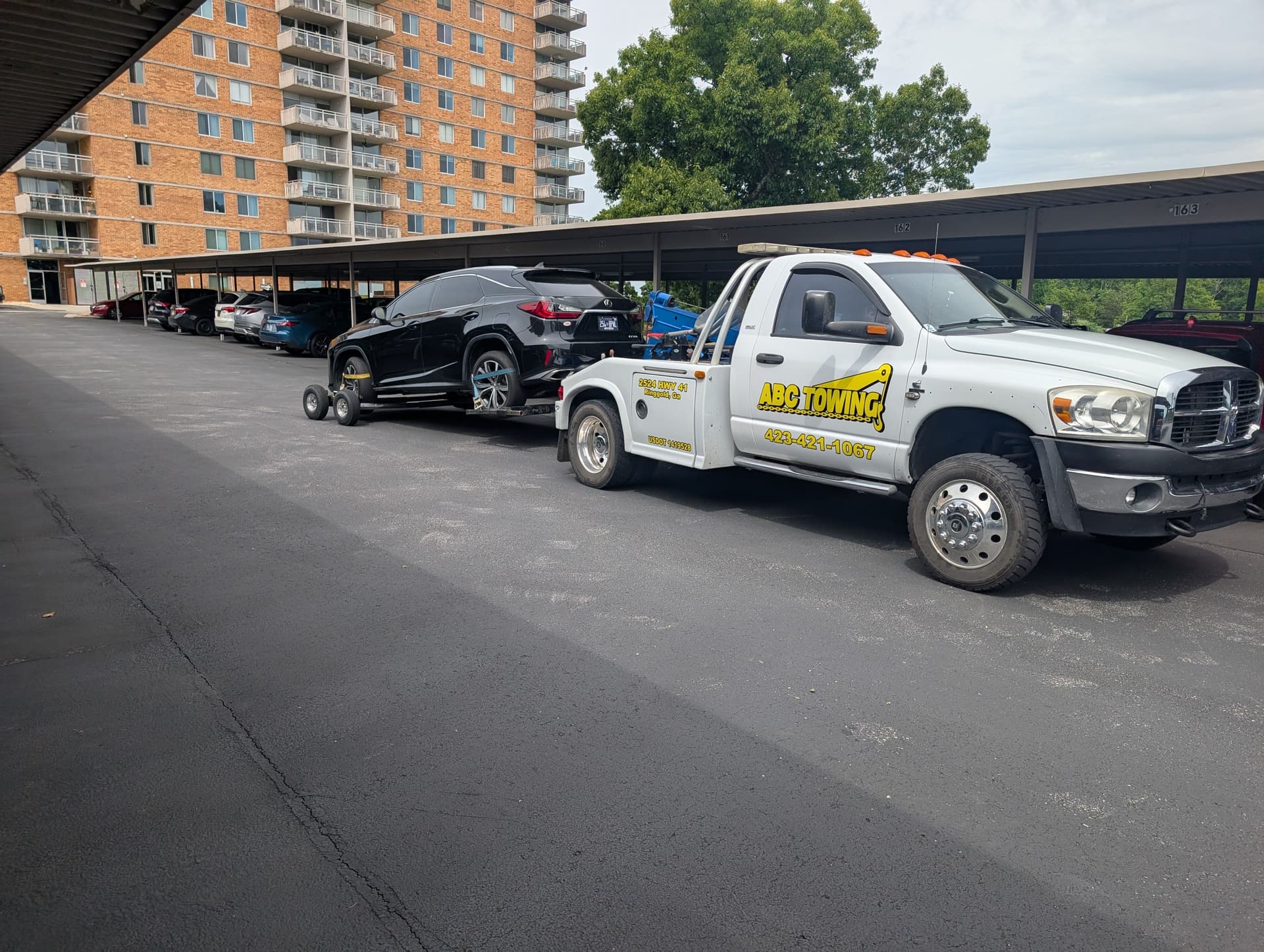 Gallery photos for Towing a Locked-Out Lexus From a Tight Parking Lot: Image #3