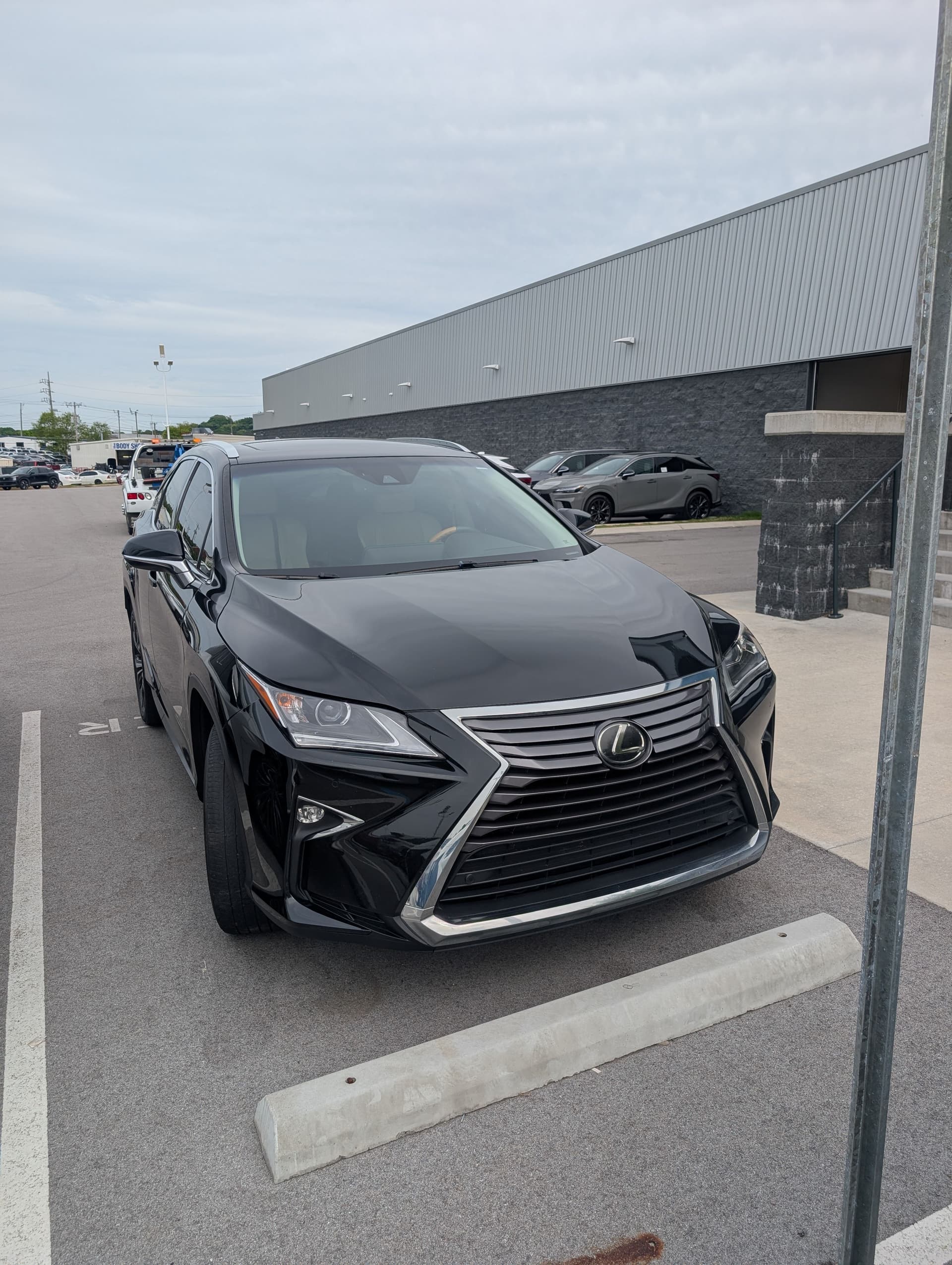Gallery photos for Towing a Locked-Out Lexus From a Tight Parking Lot: Image #9