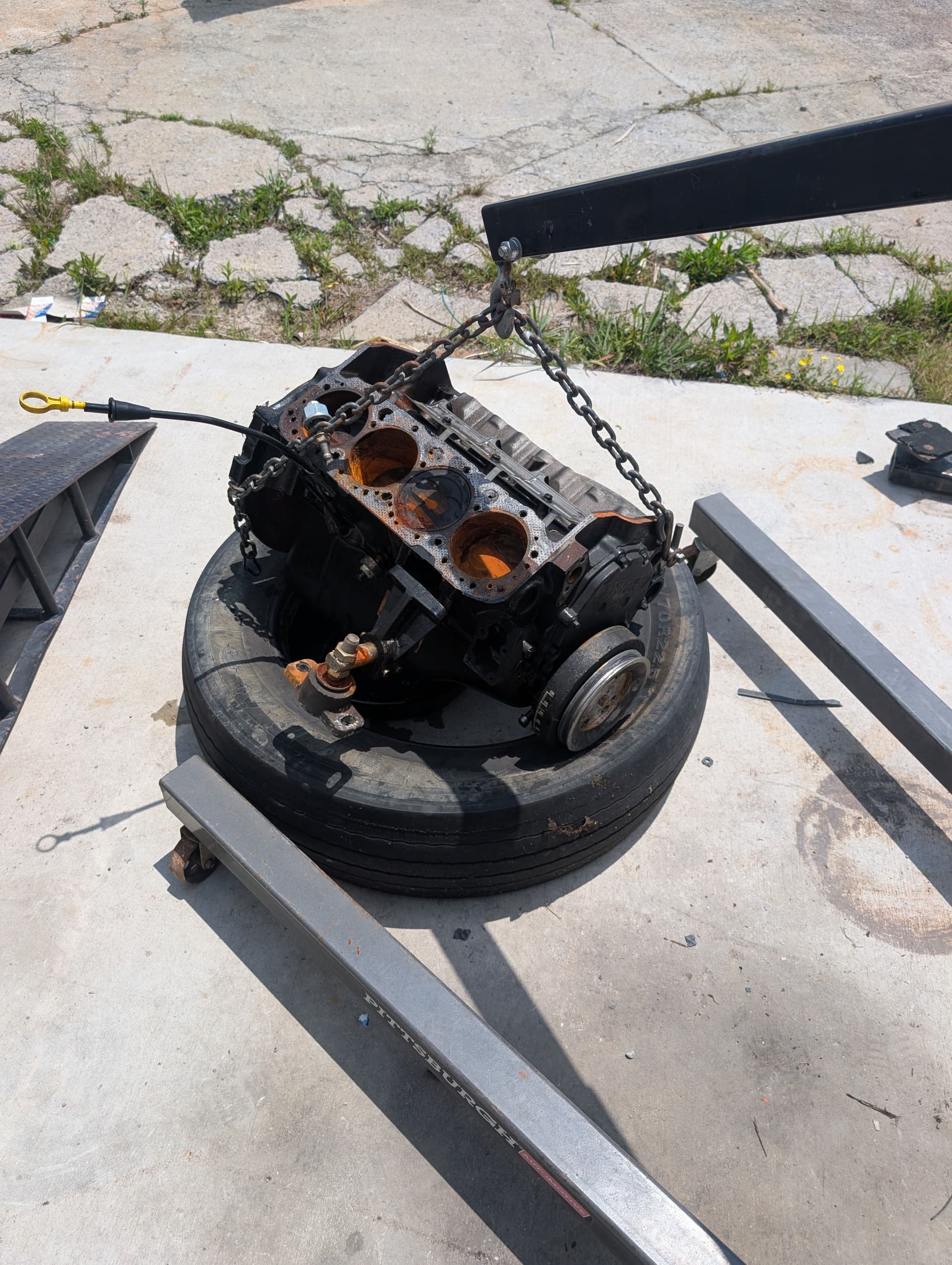 Hammerhead Engine Pull on This Inboard Boat Repair image