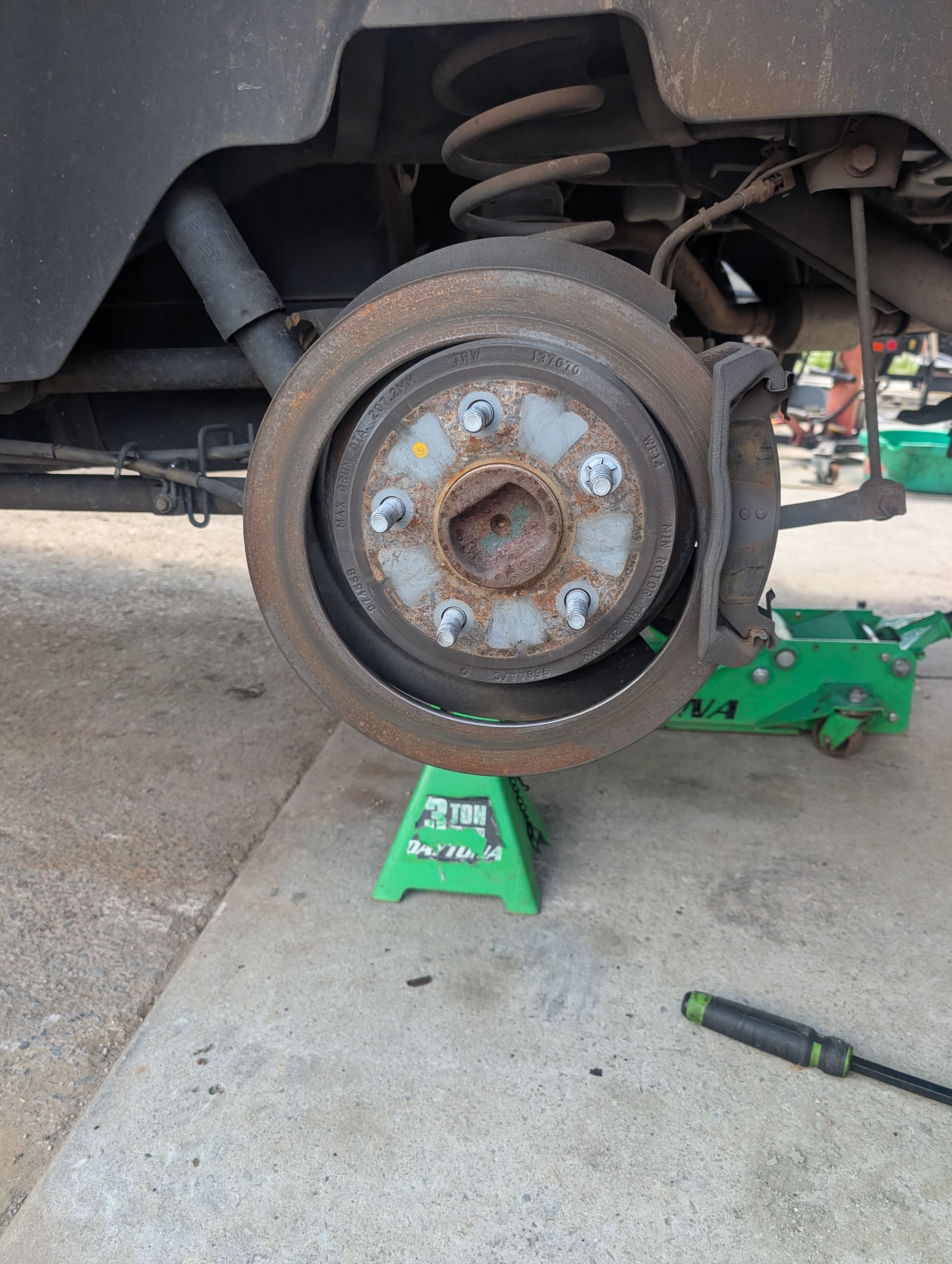 Gallery photos for Worn Rotors and Bad Brake Pads - Don't Ignore the Signs: Image #4