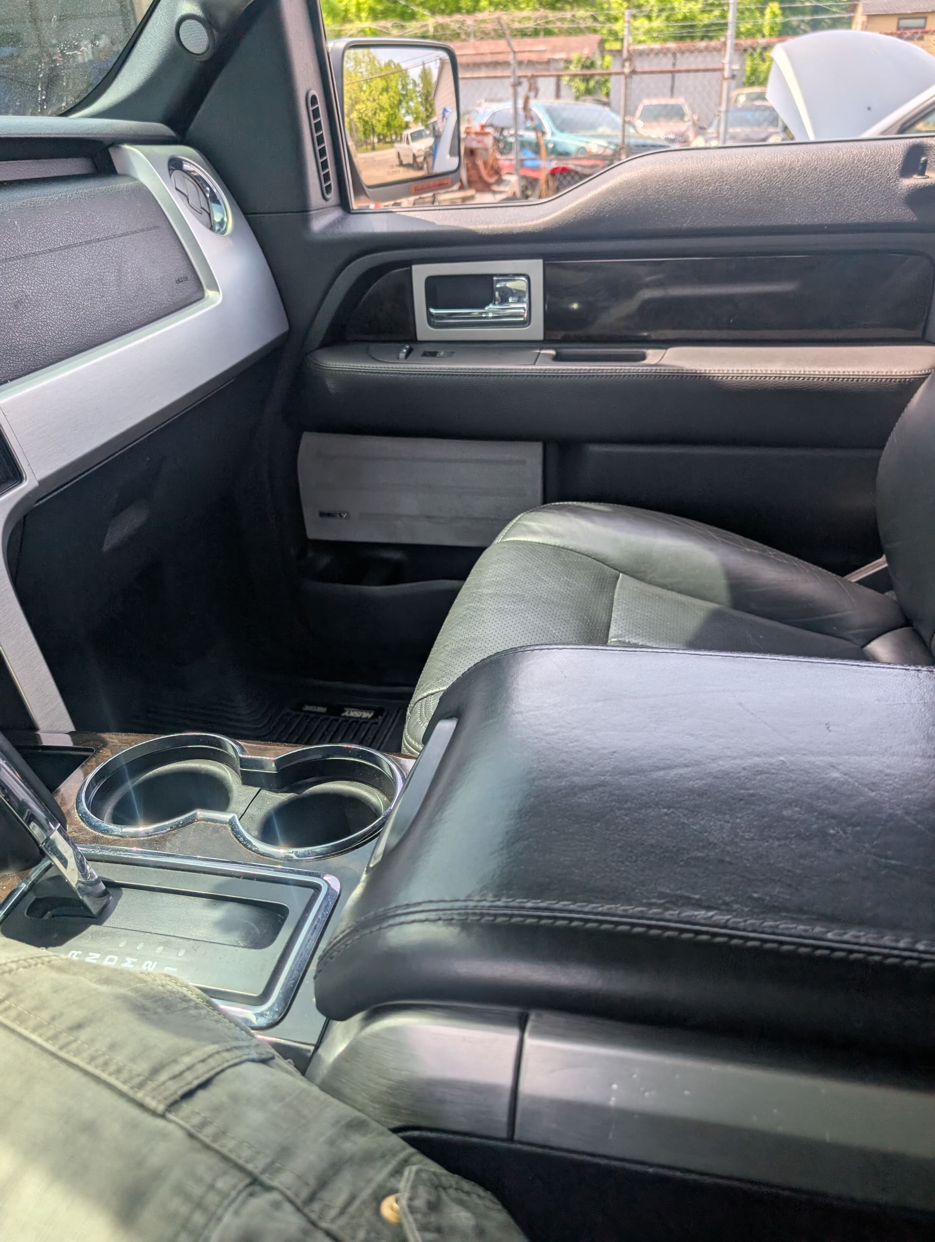 Gallery photos for 2013 Ford F-150 Window and Mirror Electrical Diagnosis and Repair: Image #2