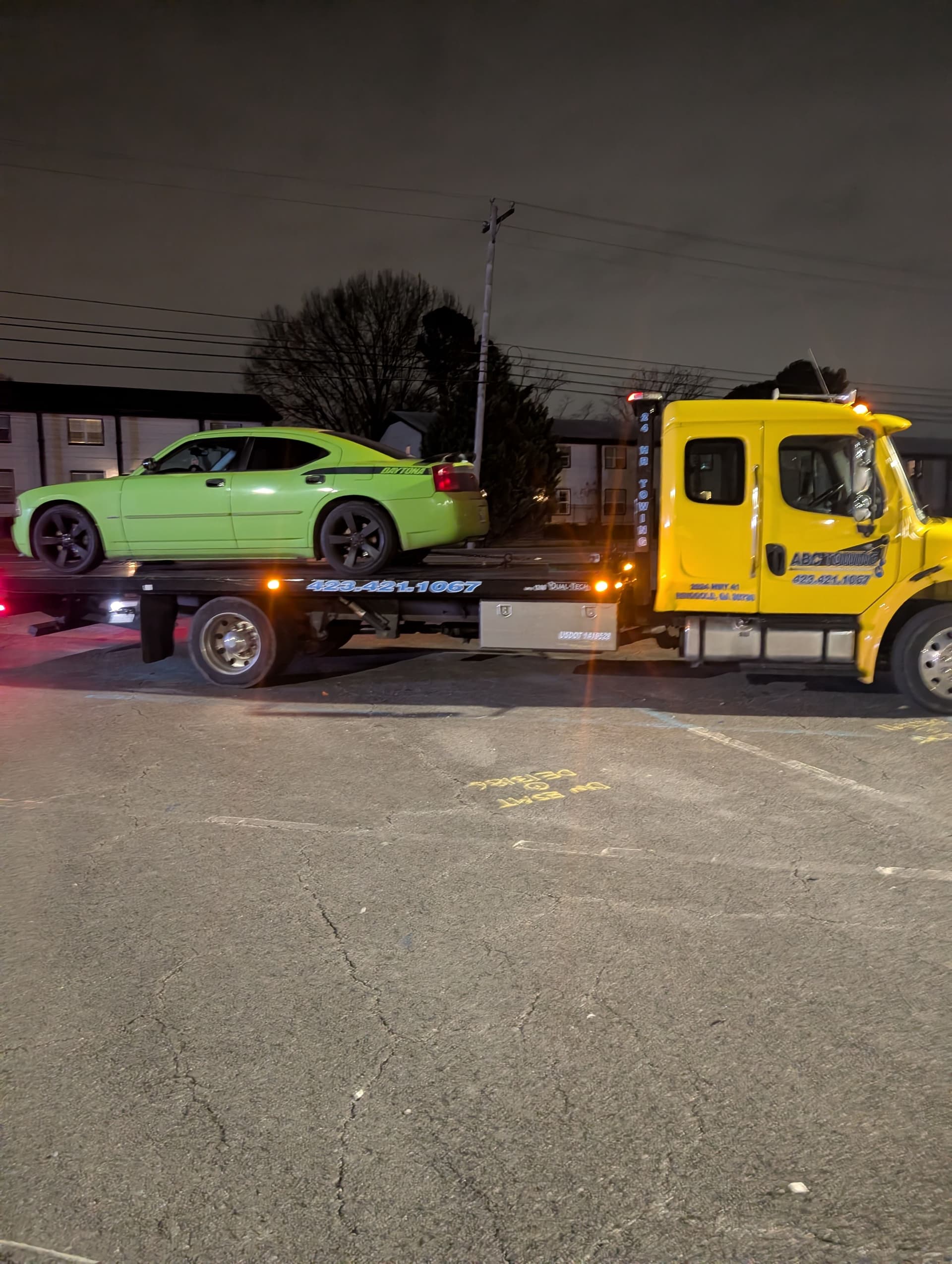 Gallery photos for Reliable Night Towing of a Dodge Charger: Image #3