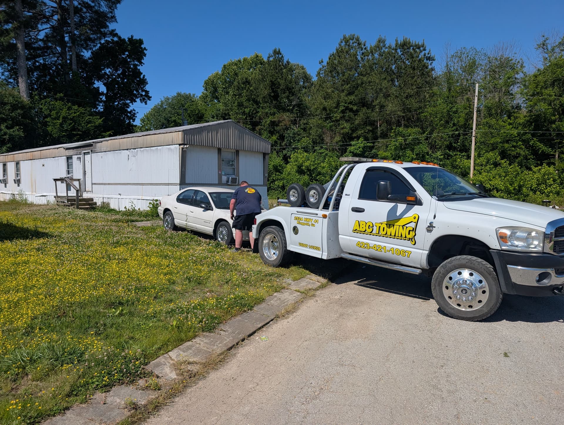 Gallery photos for Unauthorized Vehicle Removed from Ringgold Property the Right Way: Image #1