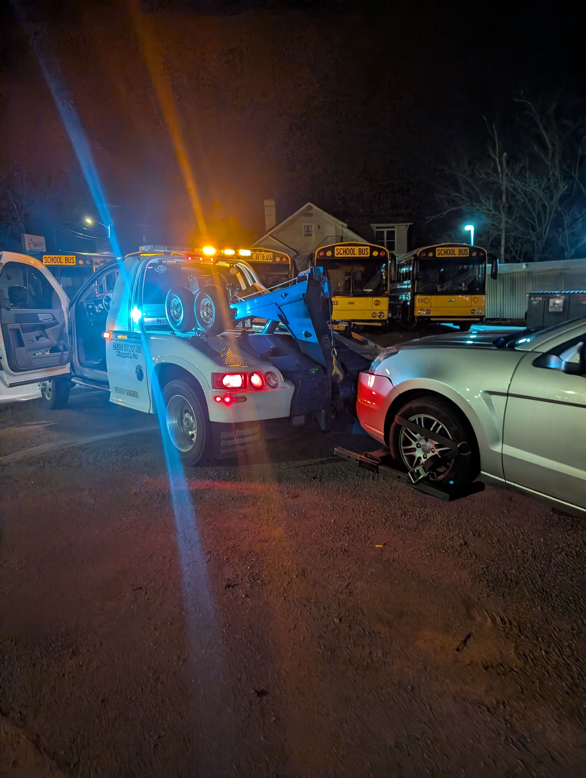 Gallery photos for Nighttime Towing Solution for a Stuck Ford Focus: Image #4