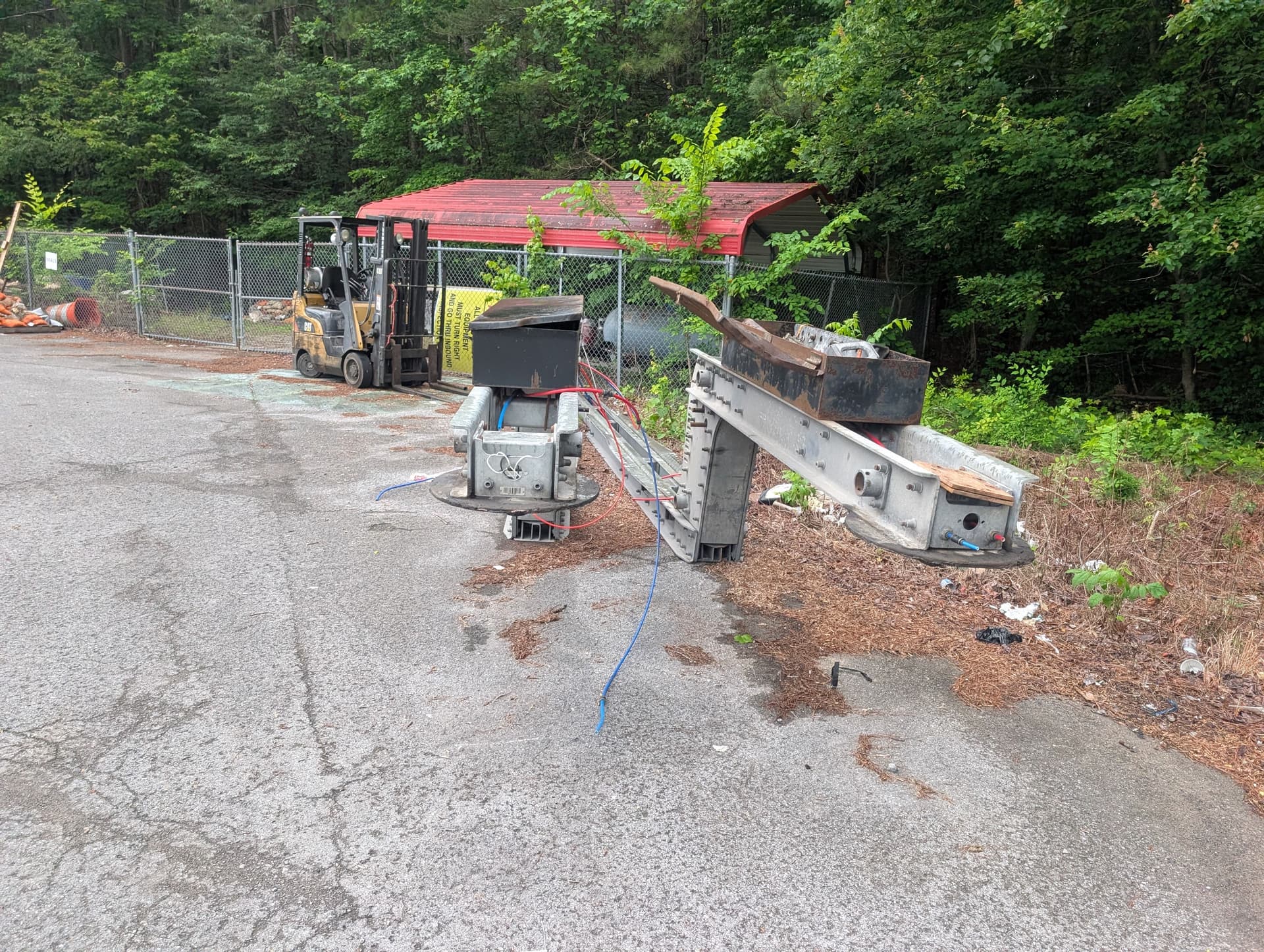 Gallery photos for Heavy Haul Done Right - Loading Semi Trailer Z-Bars with a Forklift: Image #2