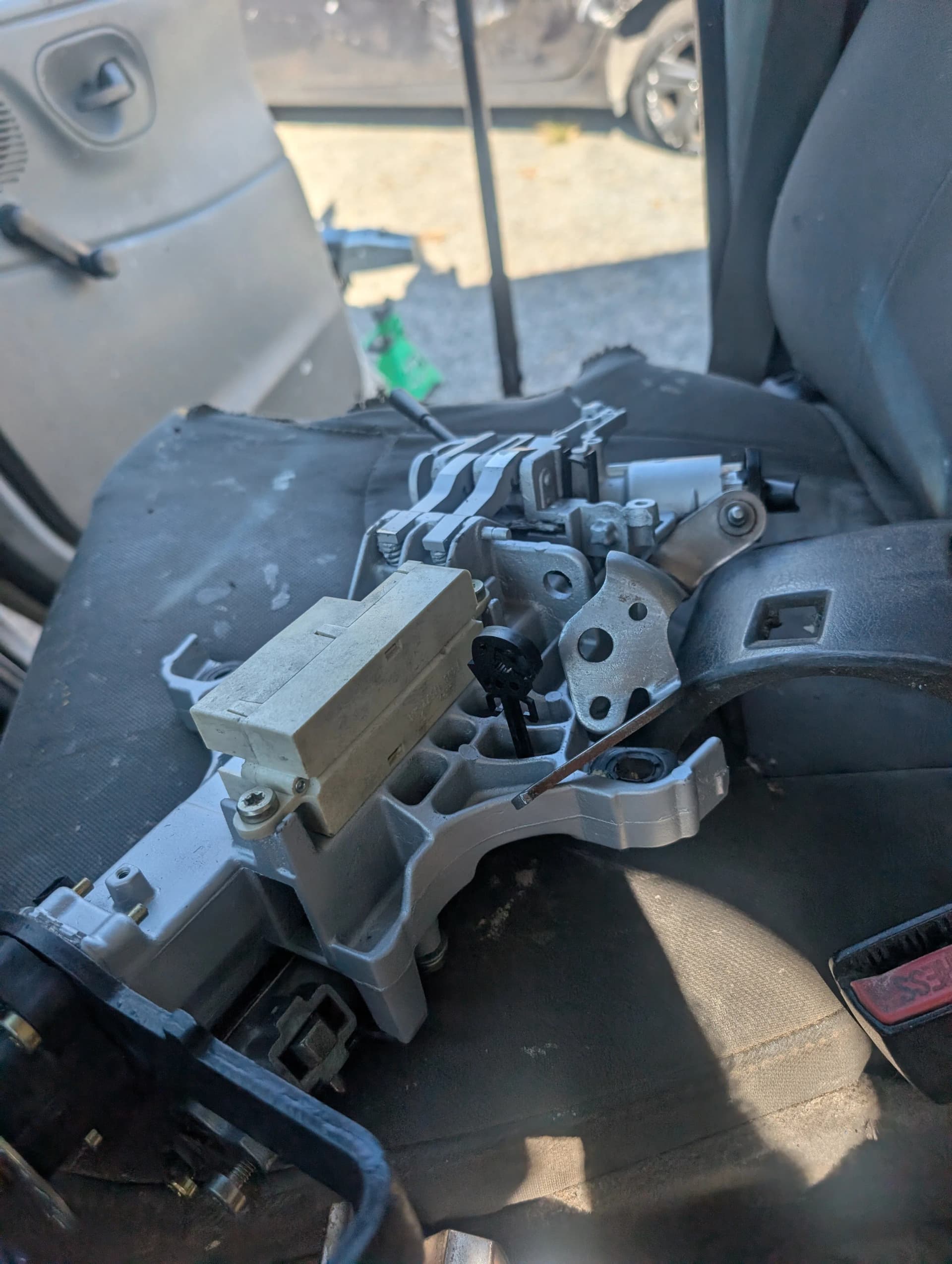 Gallery photos for Steering Column Repair on a 2006 Ford E250 Van: Image #3