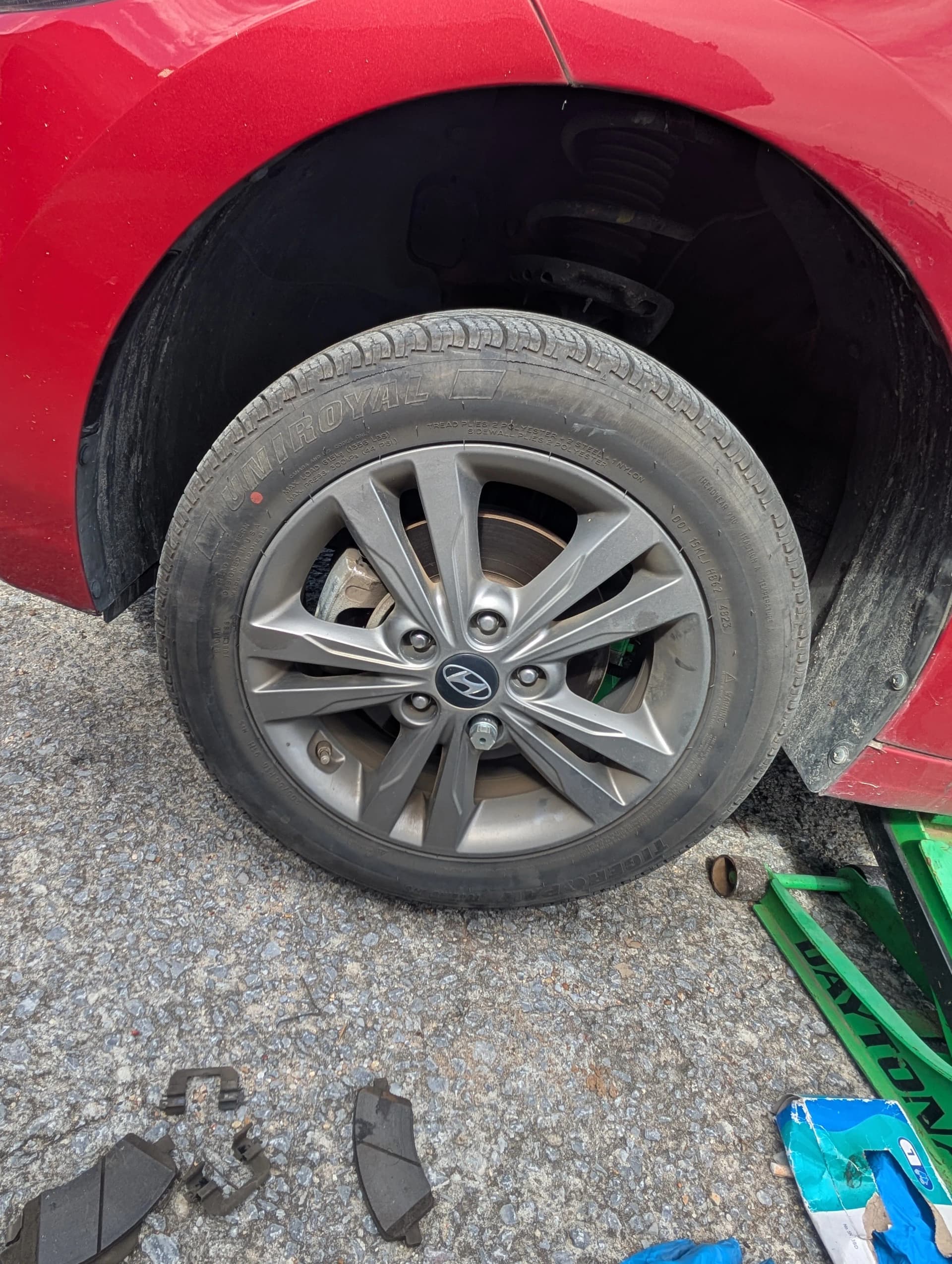 Gallery photos for Front and Rear Brake Pad Replacement on a Hyundai Elantra: Image #1