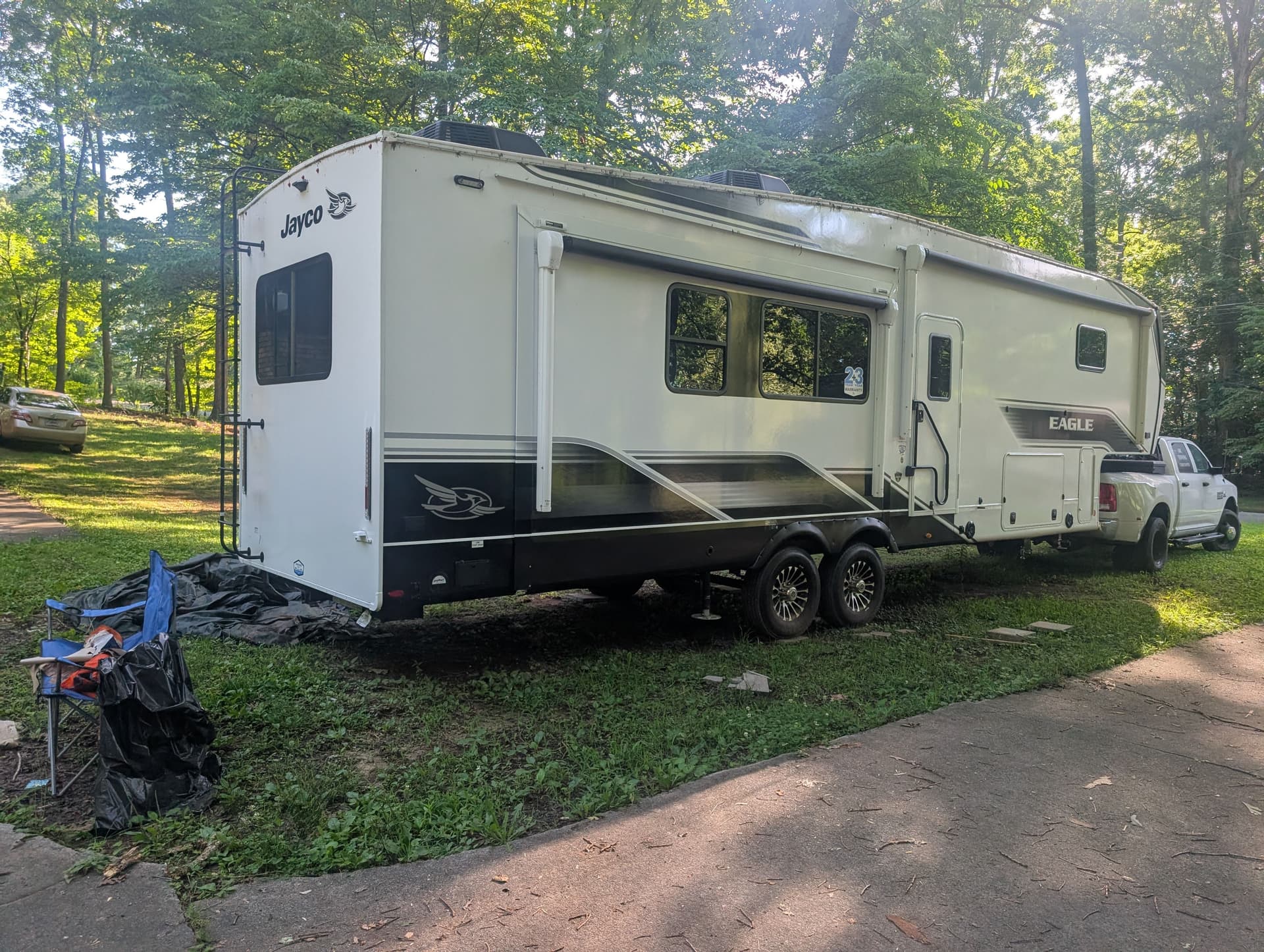 Gallery photos for Fifth-Wheel Towing Done Right for Your Jayco Eagle: Image #1