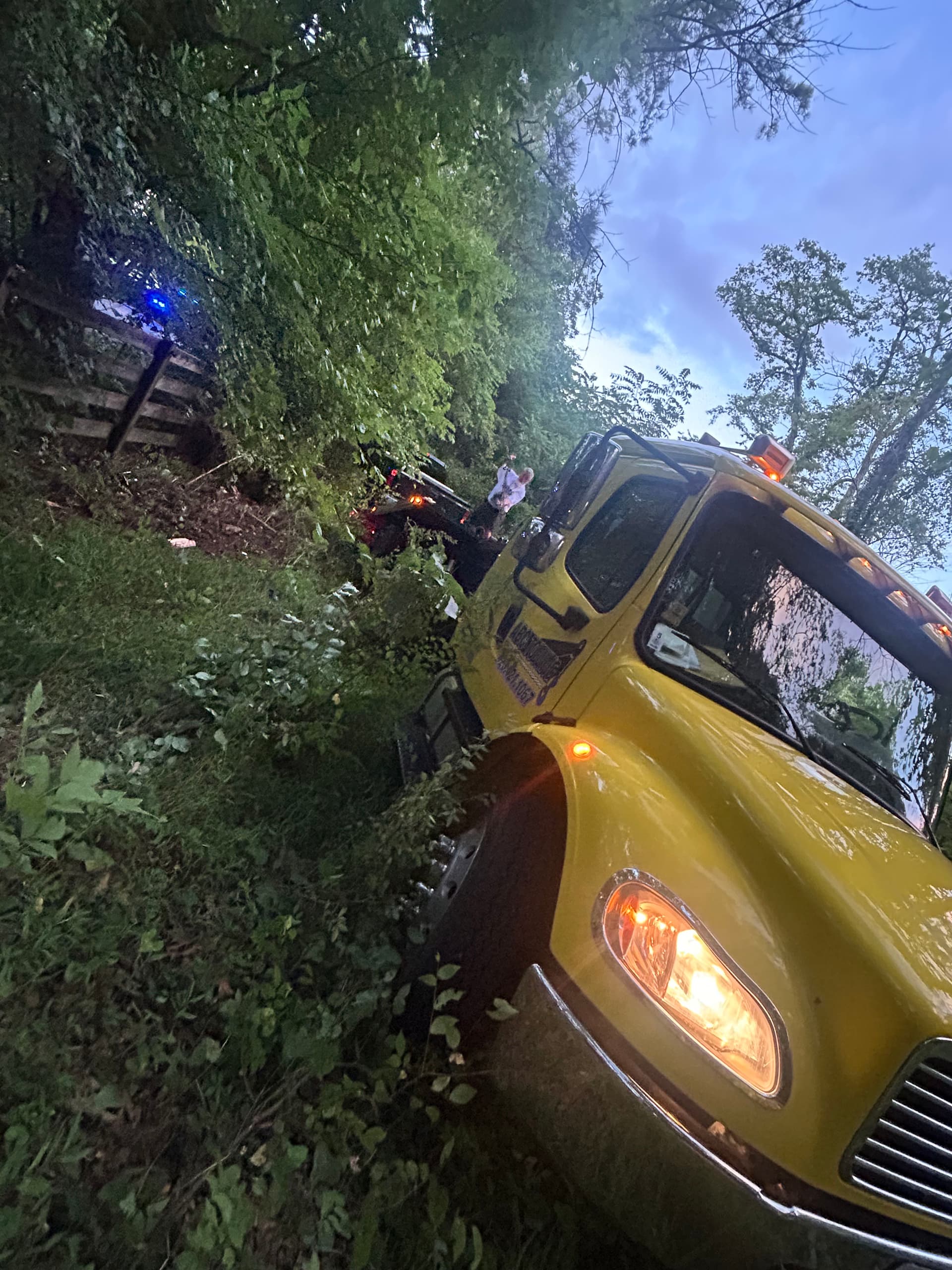 Gallery photos for Chevy Silverado Accident Recovery Deep in the Brush: Image #7