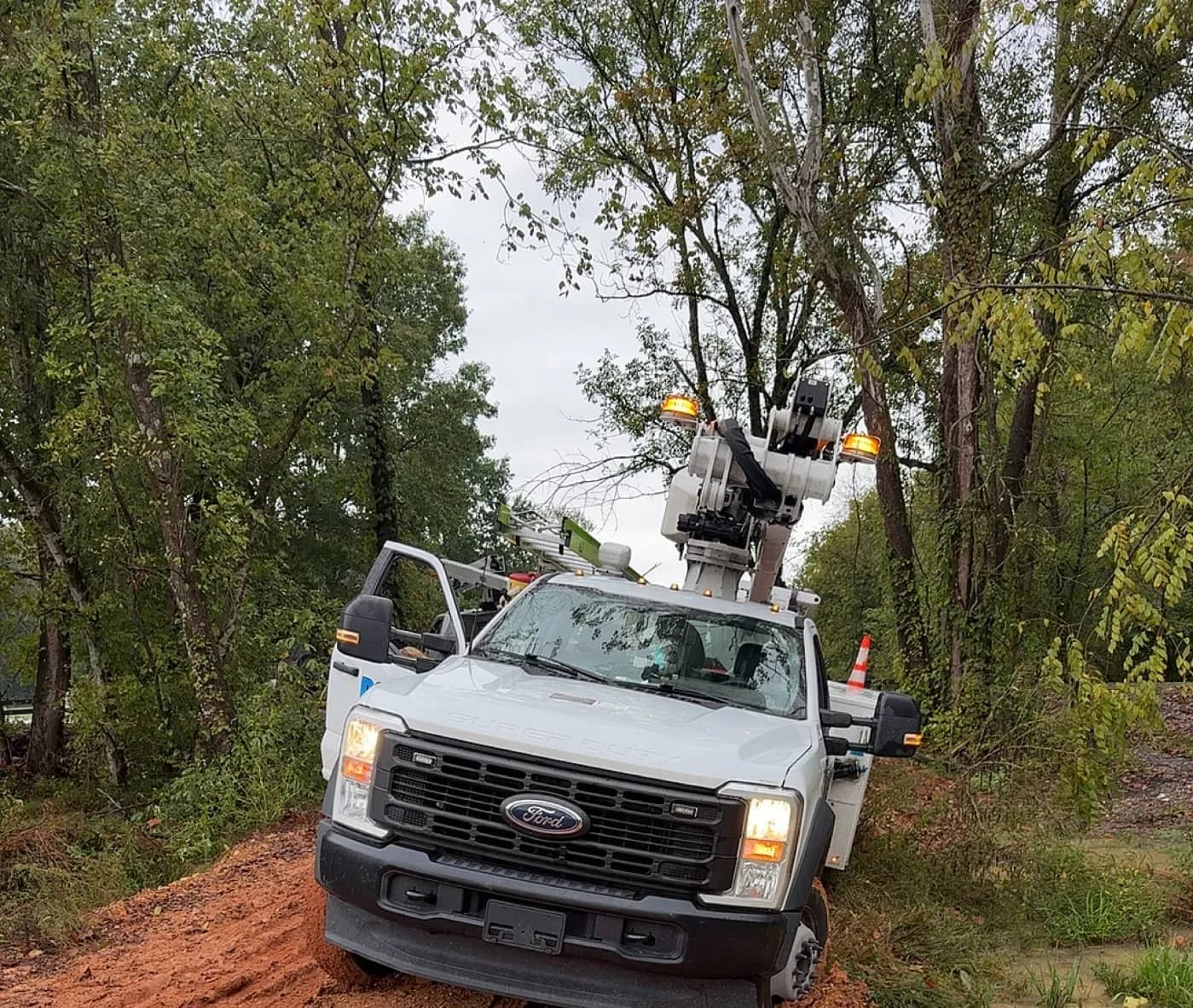 Gallery photos for Winch-Out Recovery on a Slick Muddy Shoulder: Image #2