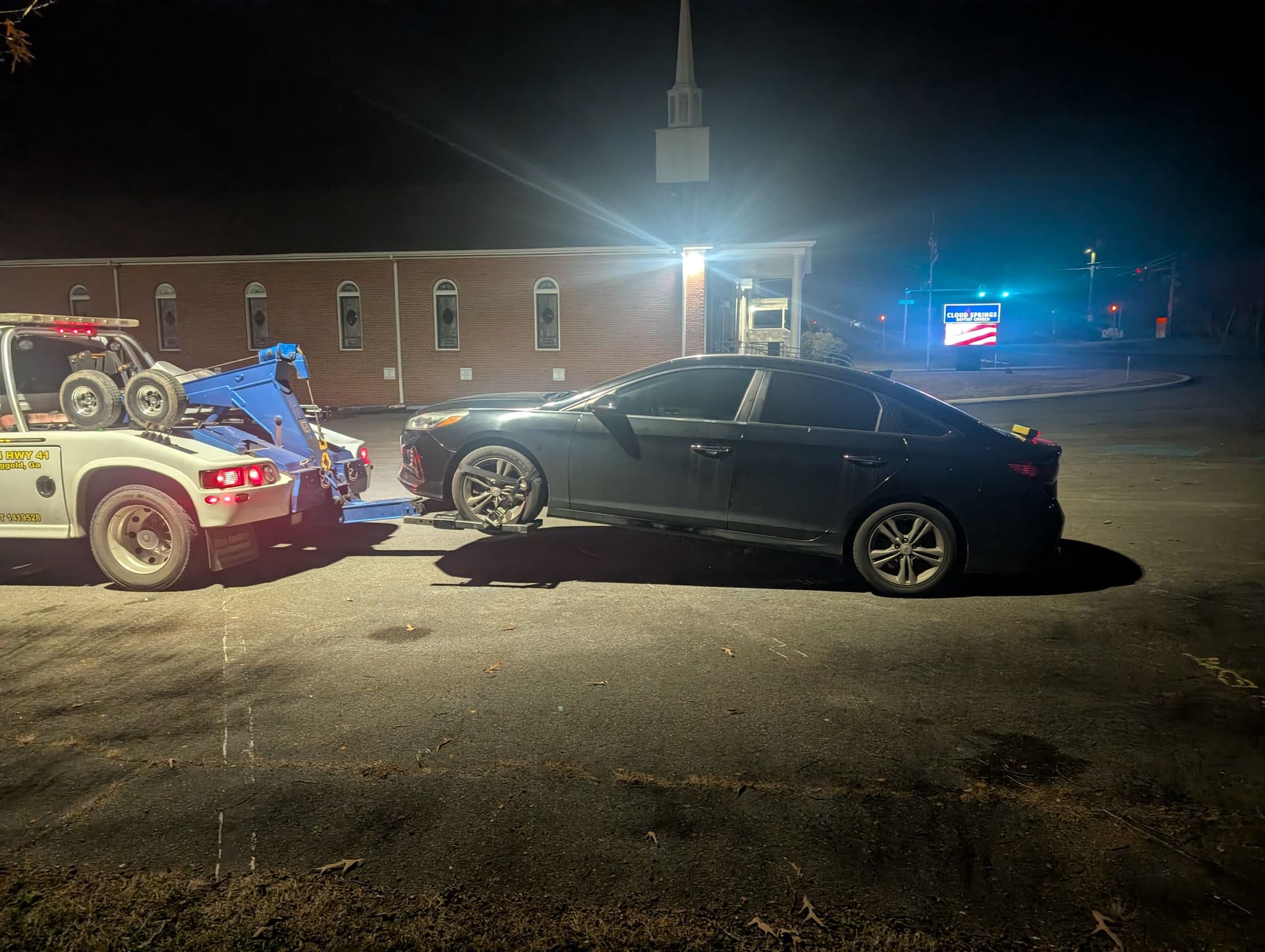 Gallery photos for Nighttime Towing on Cloud Springs Rd Fort Oglethorpe GA: Image #2