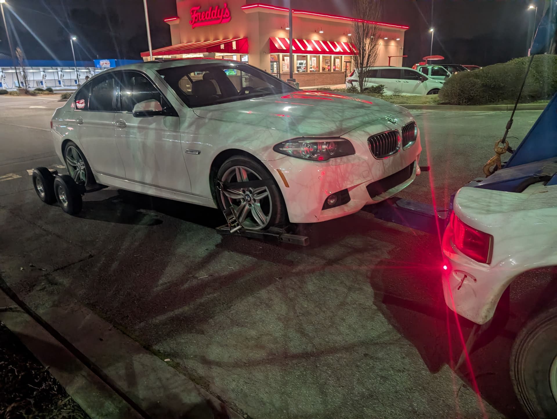 Gallery photos for Swift Nighttime Rescue: BMW Towed to Safety: Image #2