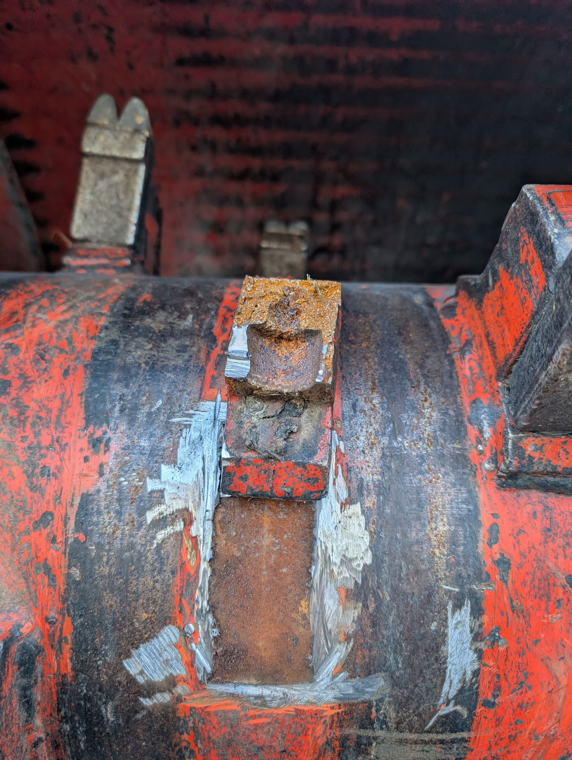 Gallery photos for Efficient Tooth Bracket Repair for AGT Mulcher Head: Image #1