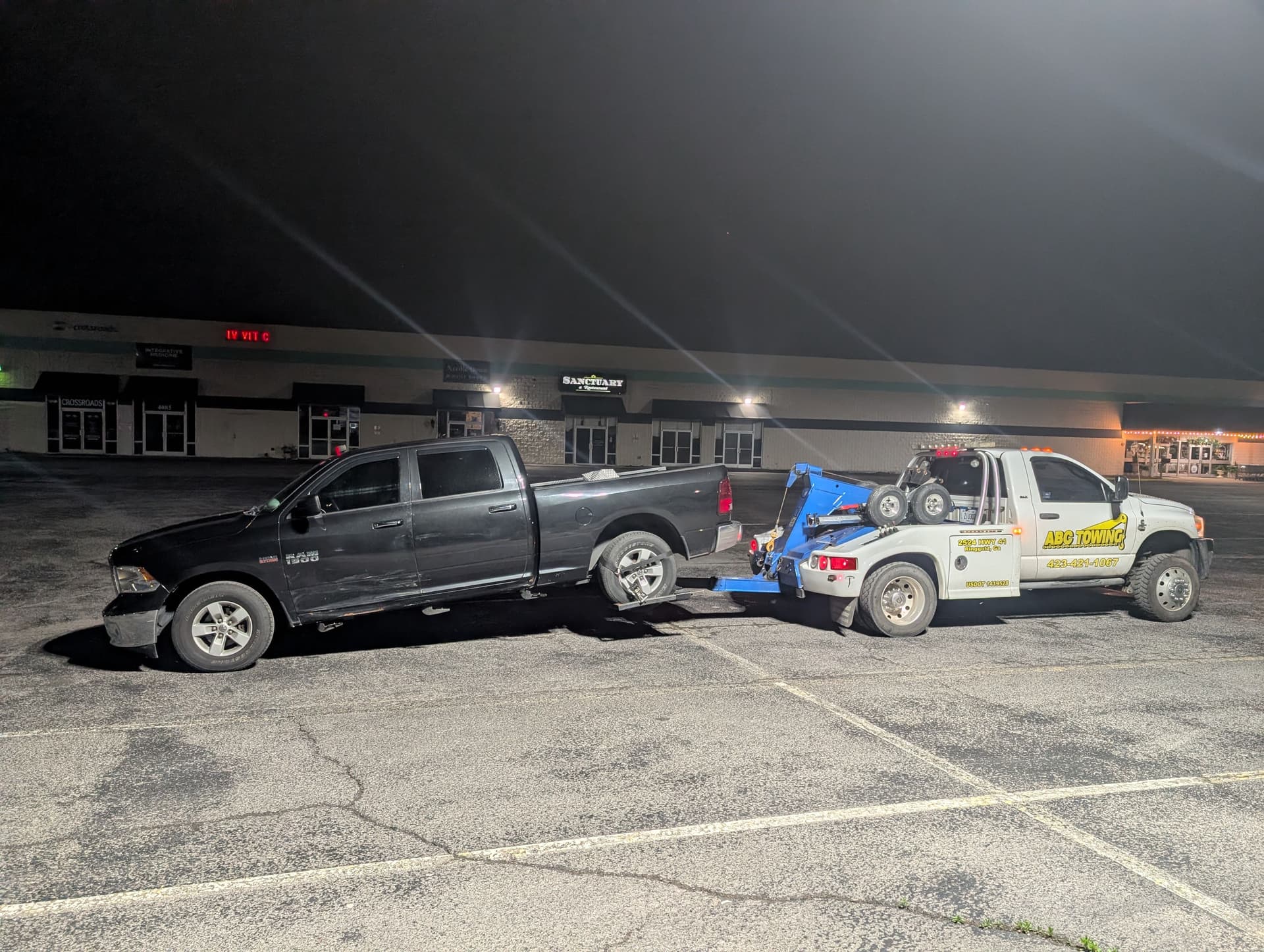 Gallery photos for Nighttime Dodge Ram Rescue by ABC Towing: Image #4