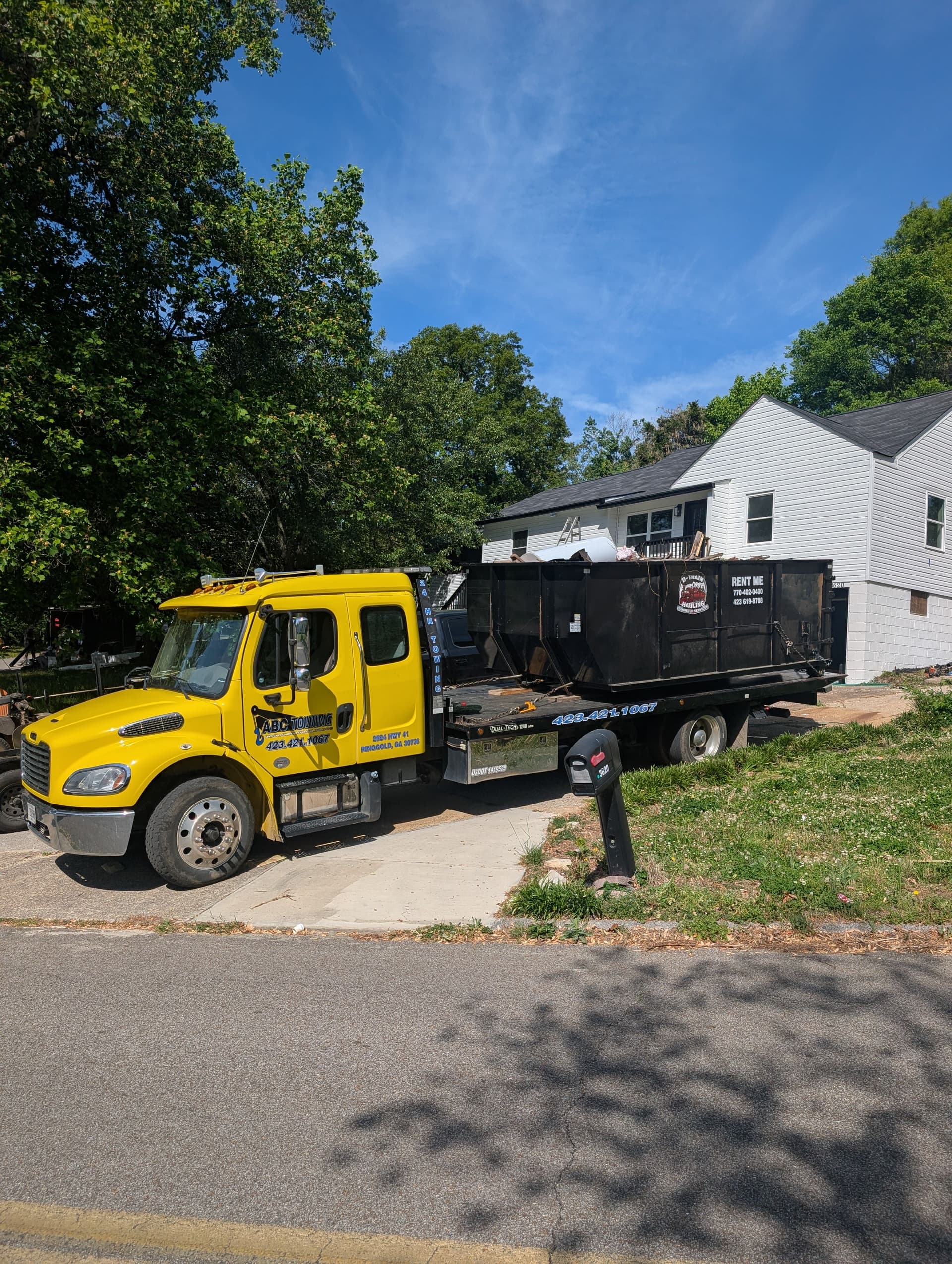 Gallery photos for Rolloff Dumpster Hauled to Customer Lot When Truck Was Down: Image #8