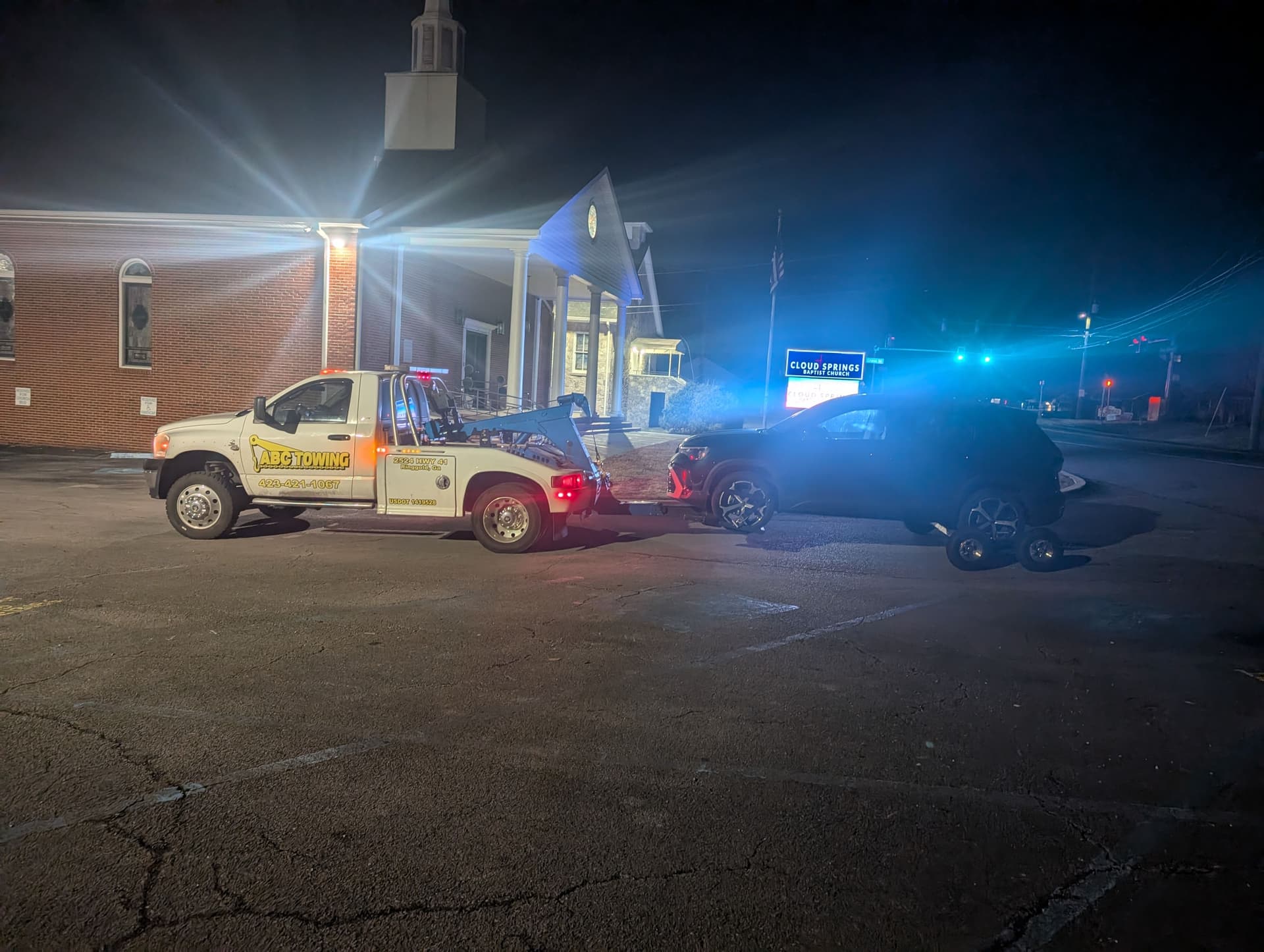 Gallery photos for Efficient Nighttime Towing for a Volkswagen Taos: Image #6