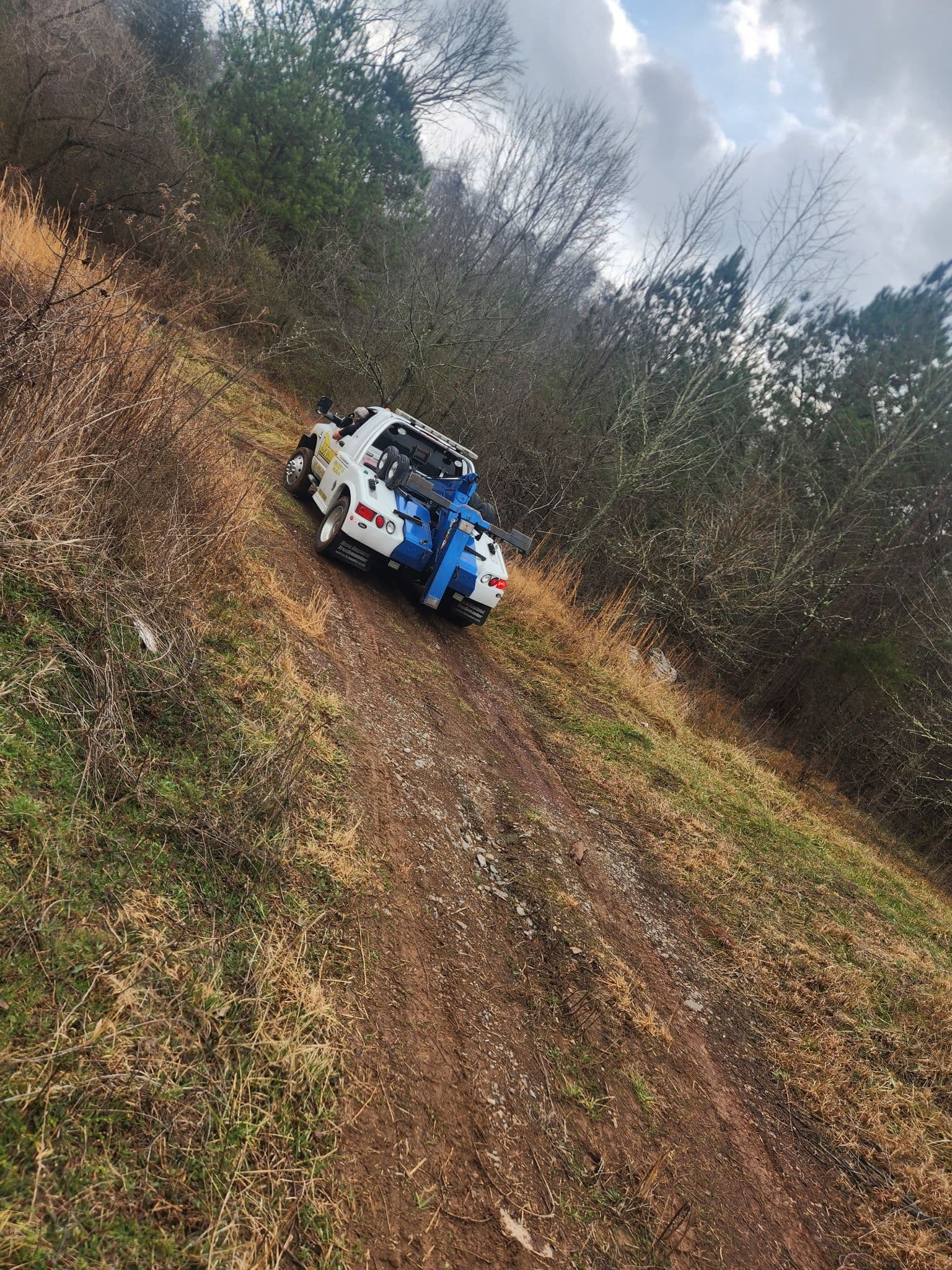 Gallery photos for Conquering Muddy Challenges with Off Road Towing Expertise: Image #5