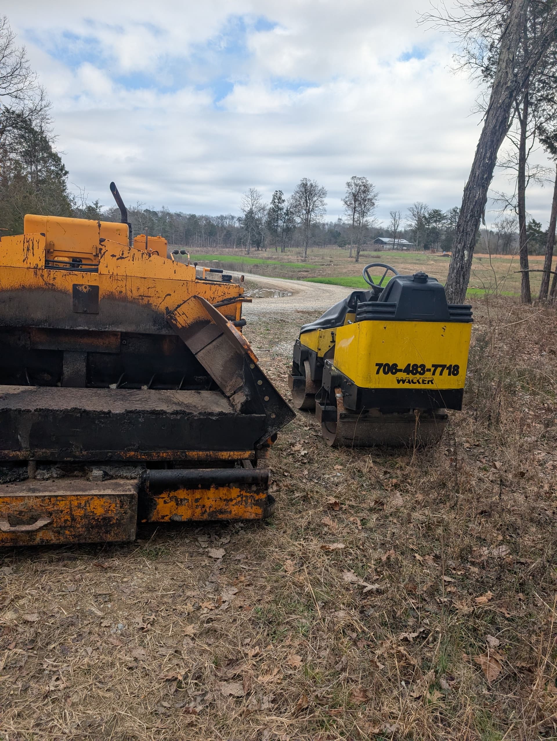 Gallery photos for Heavy-Duty Asphalt Equipment Transport from Flintstone to Chickamauga: Image #3