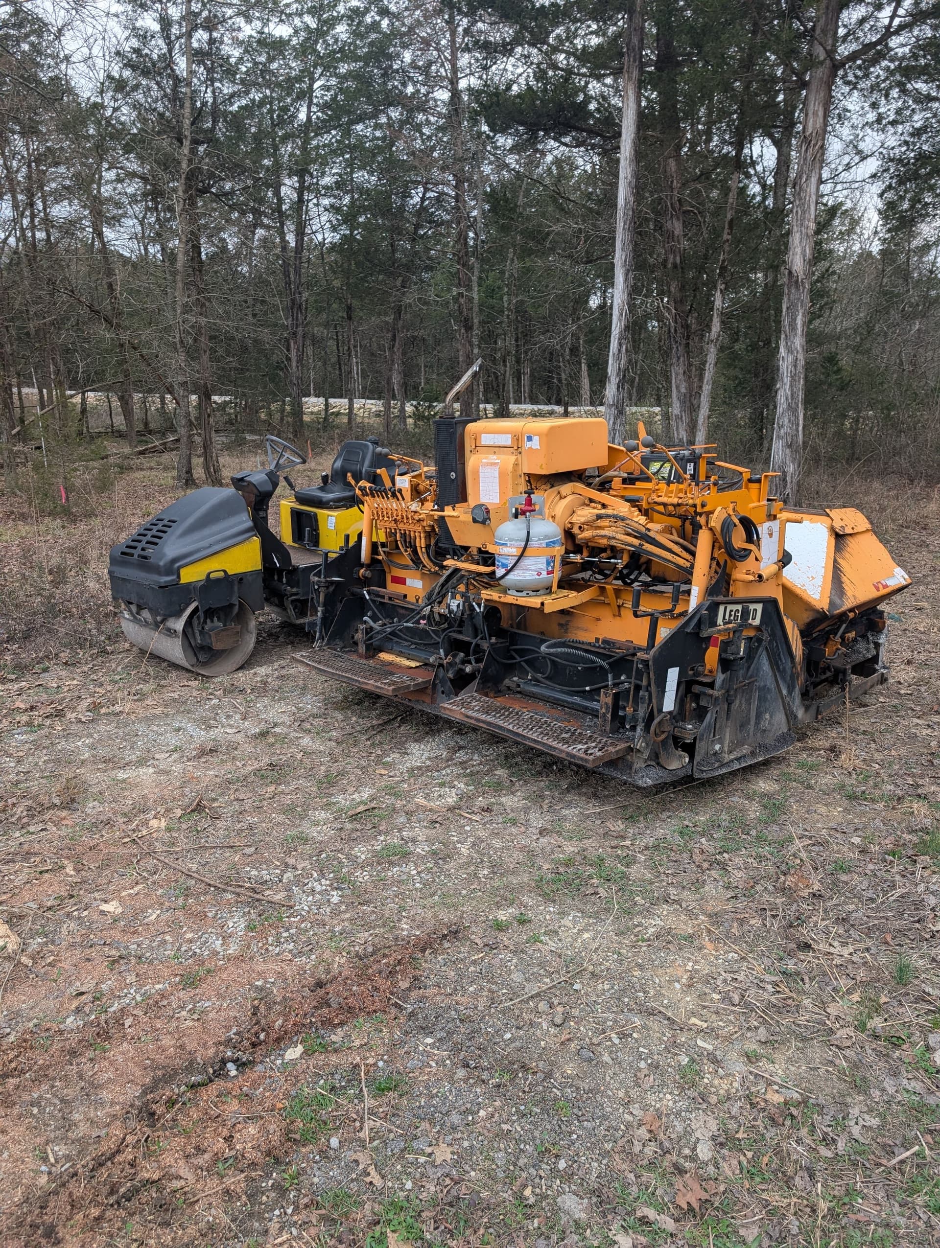 Gallery photos for Heavy-Duty Asphalt Equipment Transport from Flintstone to Chickamauga: Image #4