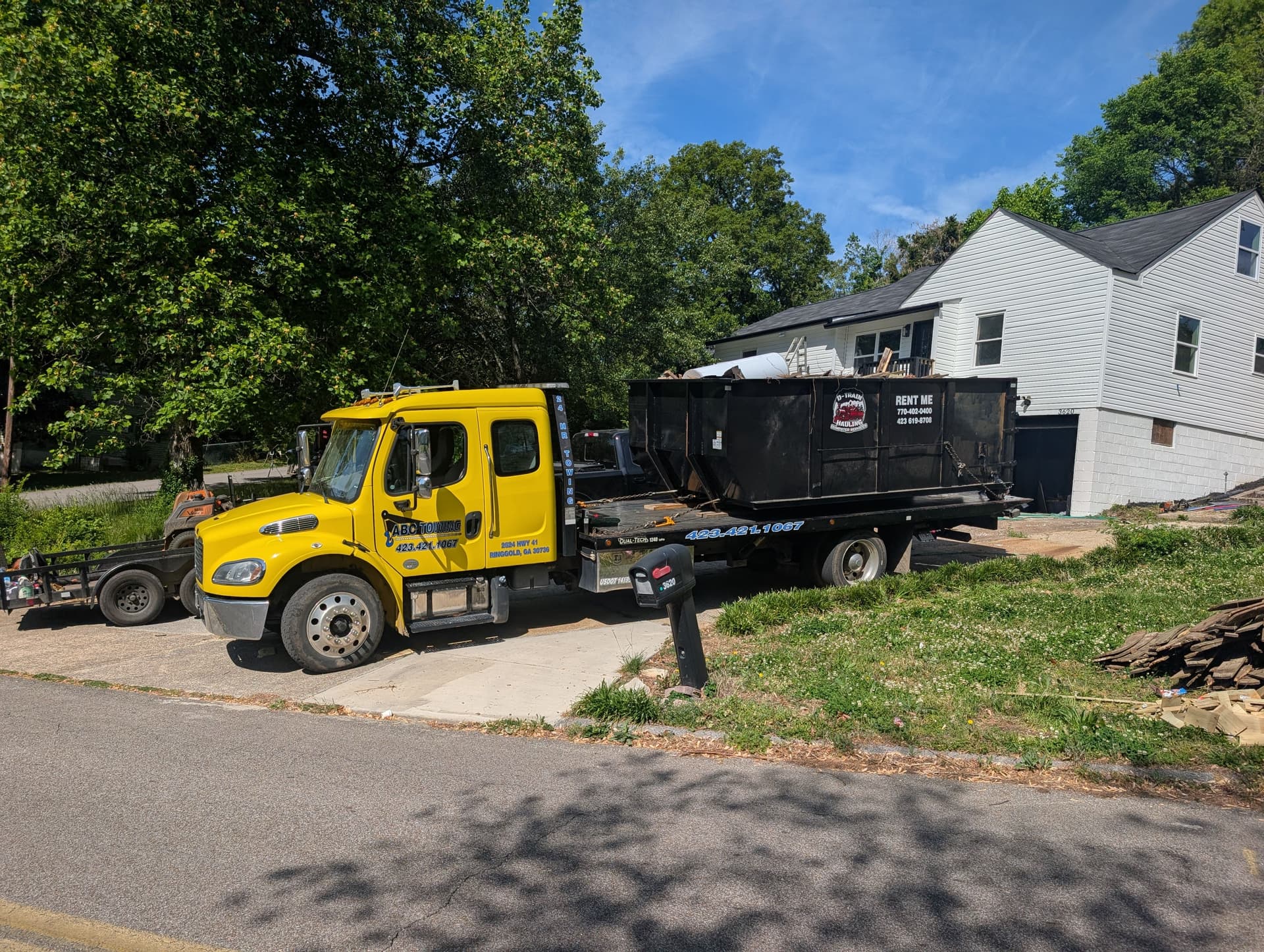 Gallery photos for Rolloff Dumpster Hauled to Customer Lot When Truck Was Down: Image #7