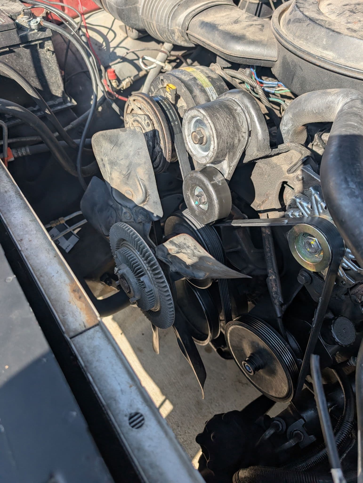 Gallery photos for Serpentine Belt and Fan Shroud Replacement on Chevrolet C1500: Image #1